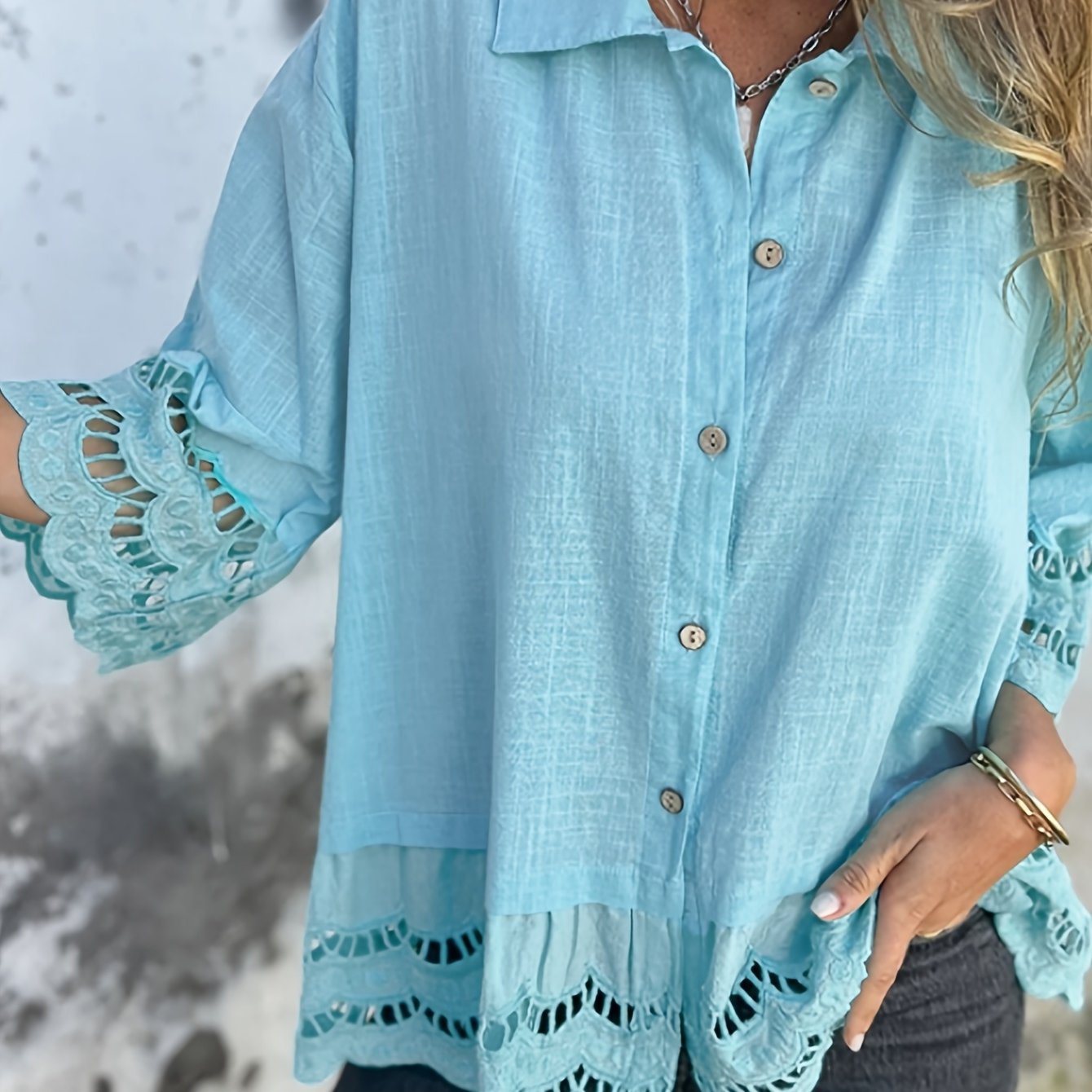 E-shop Plus Size - Elegante Damen Kurzarmshirts in großen Größen mit wunderschönen Designs, Rüschen-Spitzenärmeln und Kragen, in Unifarben. für lässige