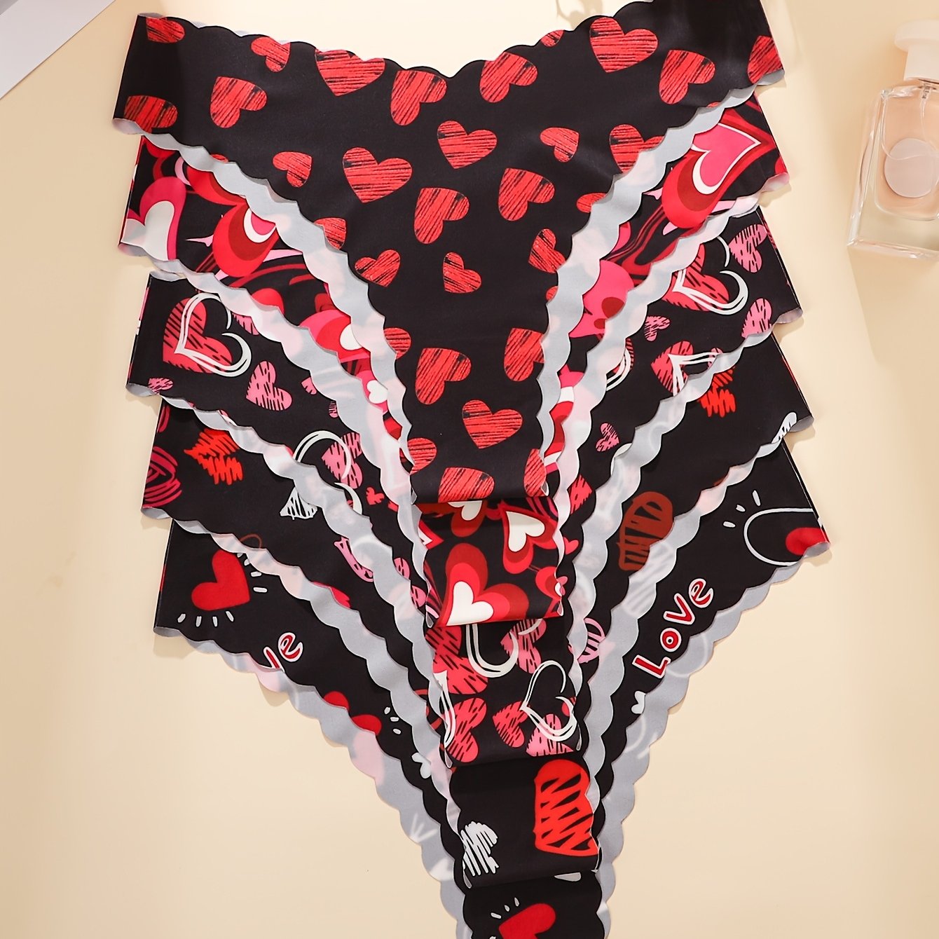 E-shop Damen-Slip im 5er-Pack mit Herz-Aufdruck, bequem, nahtlos, mit V-förmiger, hebender Taille gewelltem Spitzenbesatz für Sport Fitness
