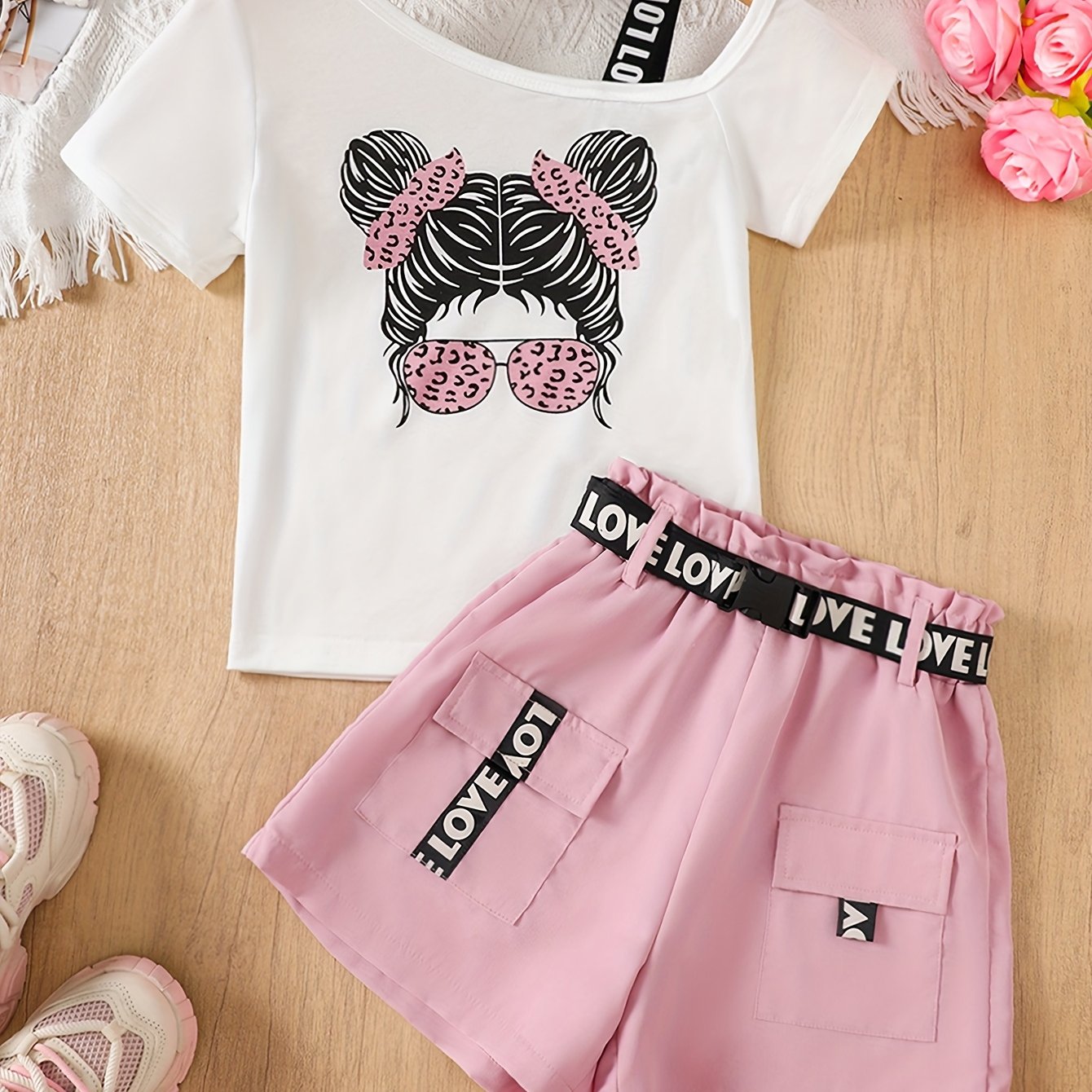 Girl's Off-shoulder Cartoon Girl Print T-shirt + Pink "love" Letter Embellished Cargo Shorts Set, Children's Fashionable Casual Outfit For , Perfect For Outdoor