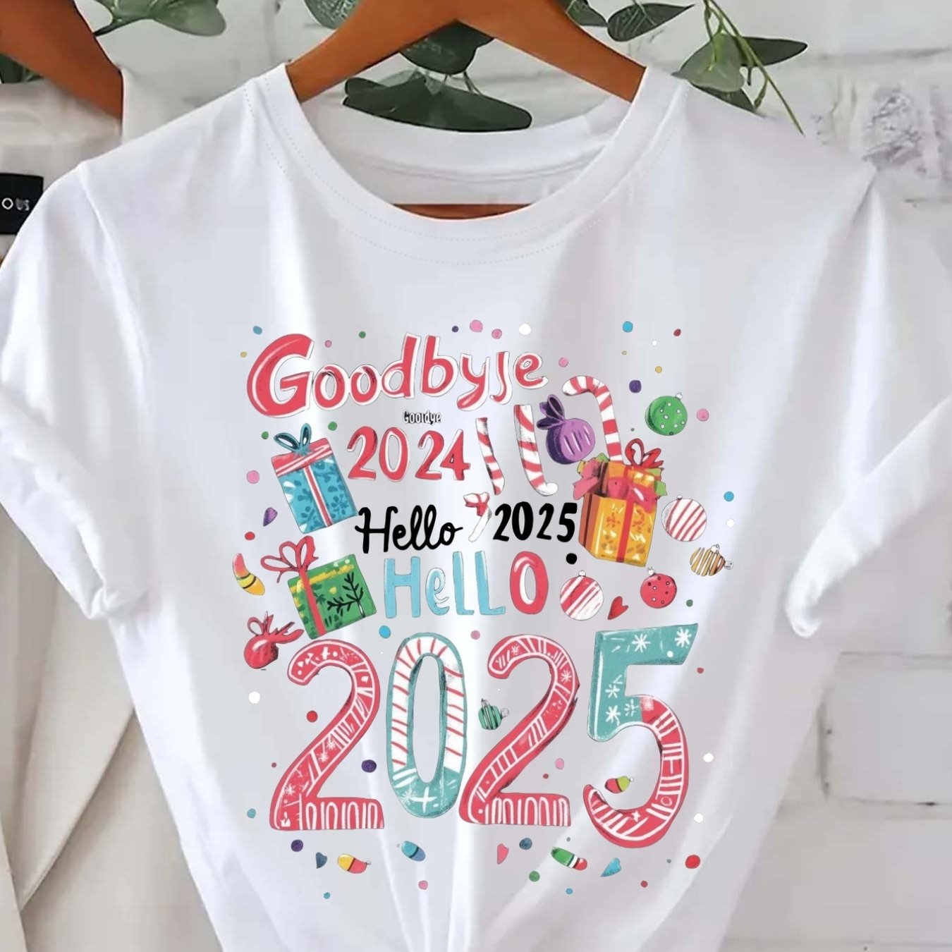 TEMU Merry Christmas 2025 T-shirt - Women's Short Sleeve Crew Neck Casual Top For Summer & Spring, Polyester , Polyester