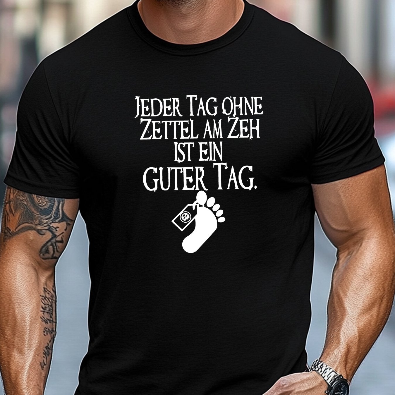 Image of Men's Plus Size Oversized T-shirt With Text Print "jeder Tag Ohne Am Zehe" - Loose Neck Short Sleeve Casual Shirt, Machine Washable Suitable For Wear, For Everyday, Plus Size