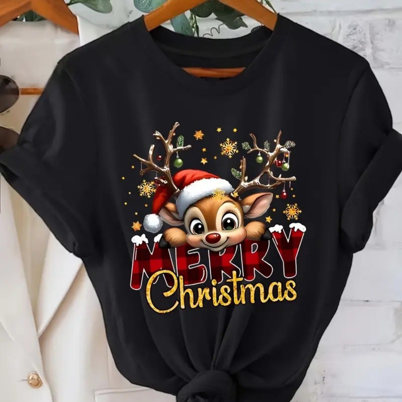 A Women's Round Neck T-shirt Made Of 100%, Perfect For Spring And Summer. A Fashionable And Relaxed Option Featuring Designs, Suitable For Festive Events, With Local Delivery