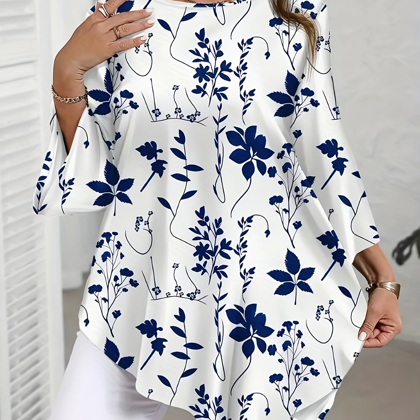 TEMU Plus Size - Plus Size - 2025 New Style Casual Versatile Floral Print Round Neck T-shirt With Fashionable -eighths Sleeve Design For Women