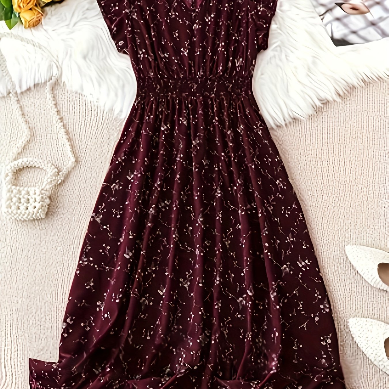E-shop Übergrößen Kleid mit Blumenmuster und Schmetterlingsärmeln