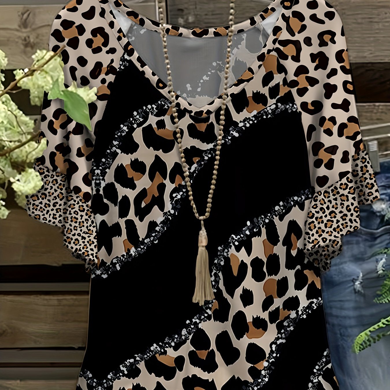 Plus Size, Plus Size Bohemian Style Short Sleeve T-shirt, Women's Plus Size Leopard Print & Sequin Print @ Leopard Print Lace Trim V-neck Stretch T-shirt Top