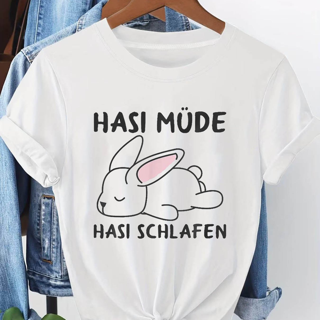 Women's Cute Sleeping T-shirt - "hasi Mude Hasi Schlafen", Short Sleeve Crew Neck Blouse, Spring Summer Casual Top With Medium-stretch Fabric For Casual Attire, Machine Washable -language Apparel