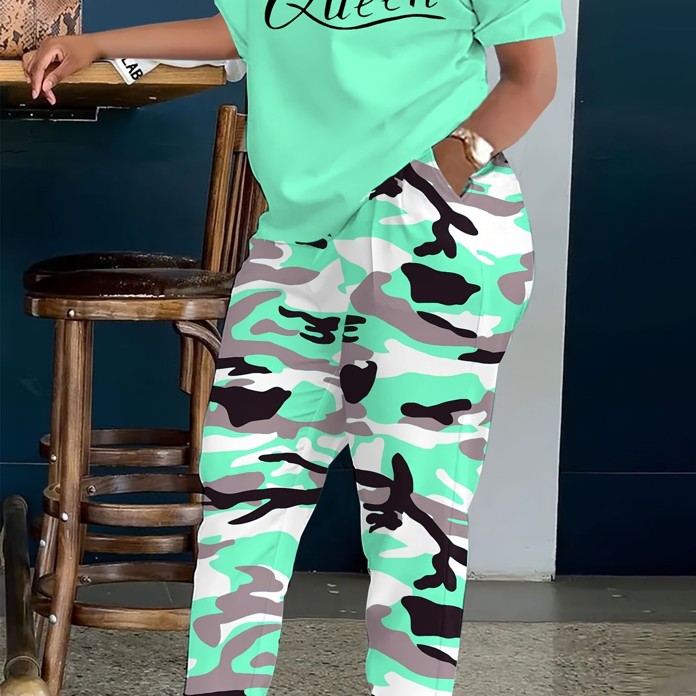 Image of Plus Size, Plus Size - Women's Size Casual Set: "queen" Letter Print T-shirt And Camouflage Pants With Pockets, Suitable For Home And Going Out