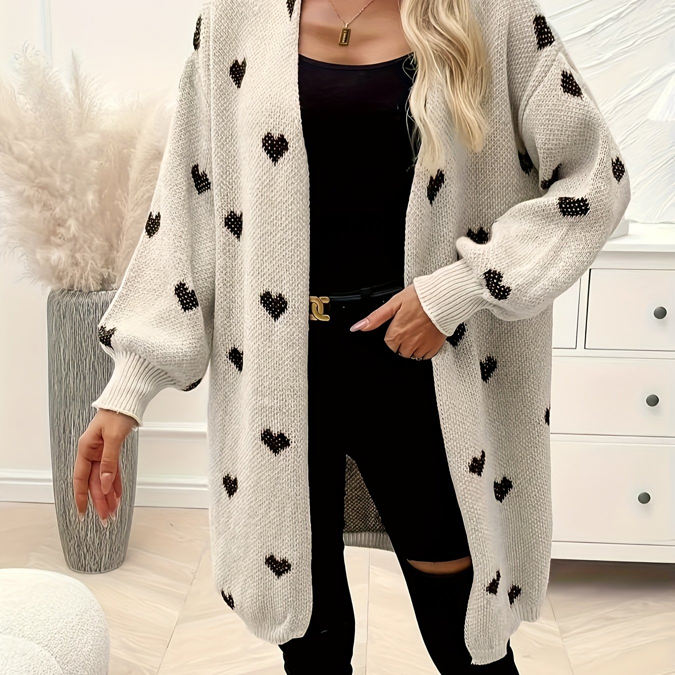 Image of Plus Size - Plus Size - Gray Heart Cardigan With Long Sleeves, Suitable For Autumn And Winter, Featuring An Elegant V-neck And Mid-length Design. It Has A Black And White Heart Pattern