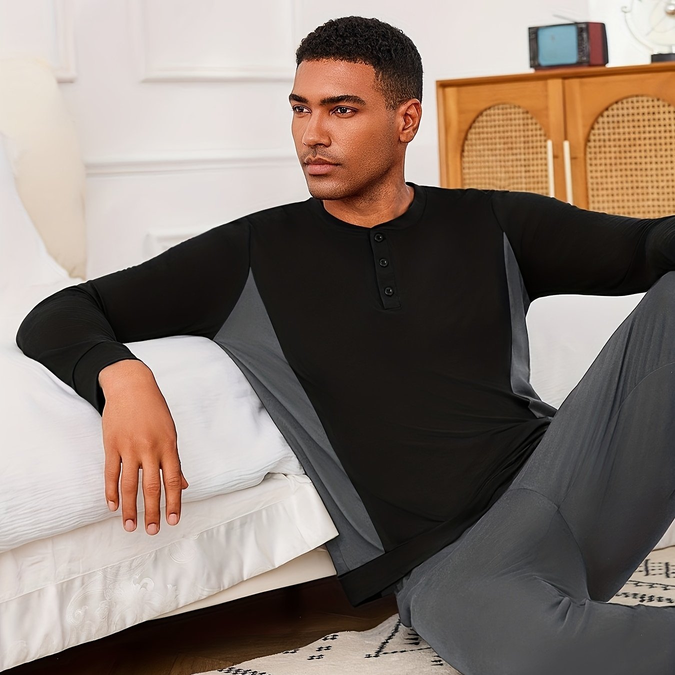 Image of 2025 Winter Men's Long Pajama Set With Pockets - New Long-sleeved Casual Jogging Suit, Perfect For Halloween And Christmas Gifts