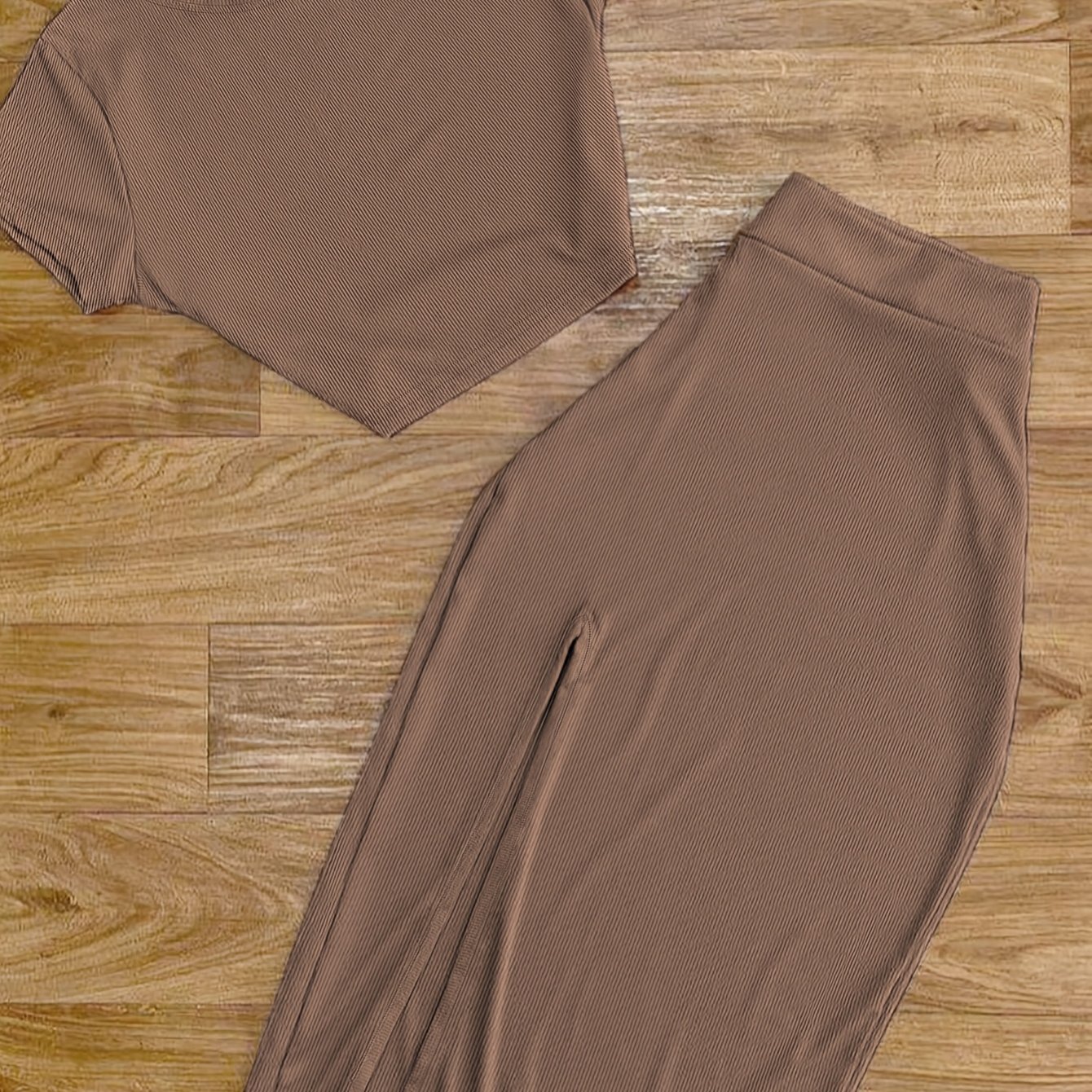 E-shop Damen 2-teiliges lässiges Rundhals Regular Shoulder Kurzes Slim Fit Kurzarm T-Shirt und elastischer Bund Seiten Schlitz langer Rock Set PB-1394