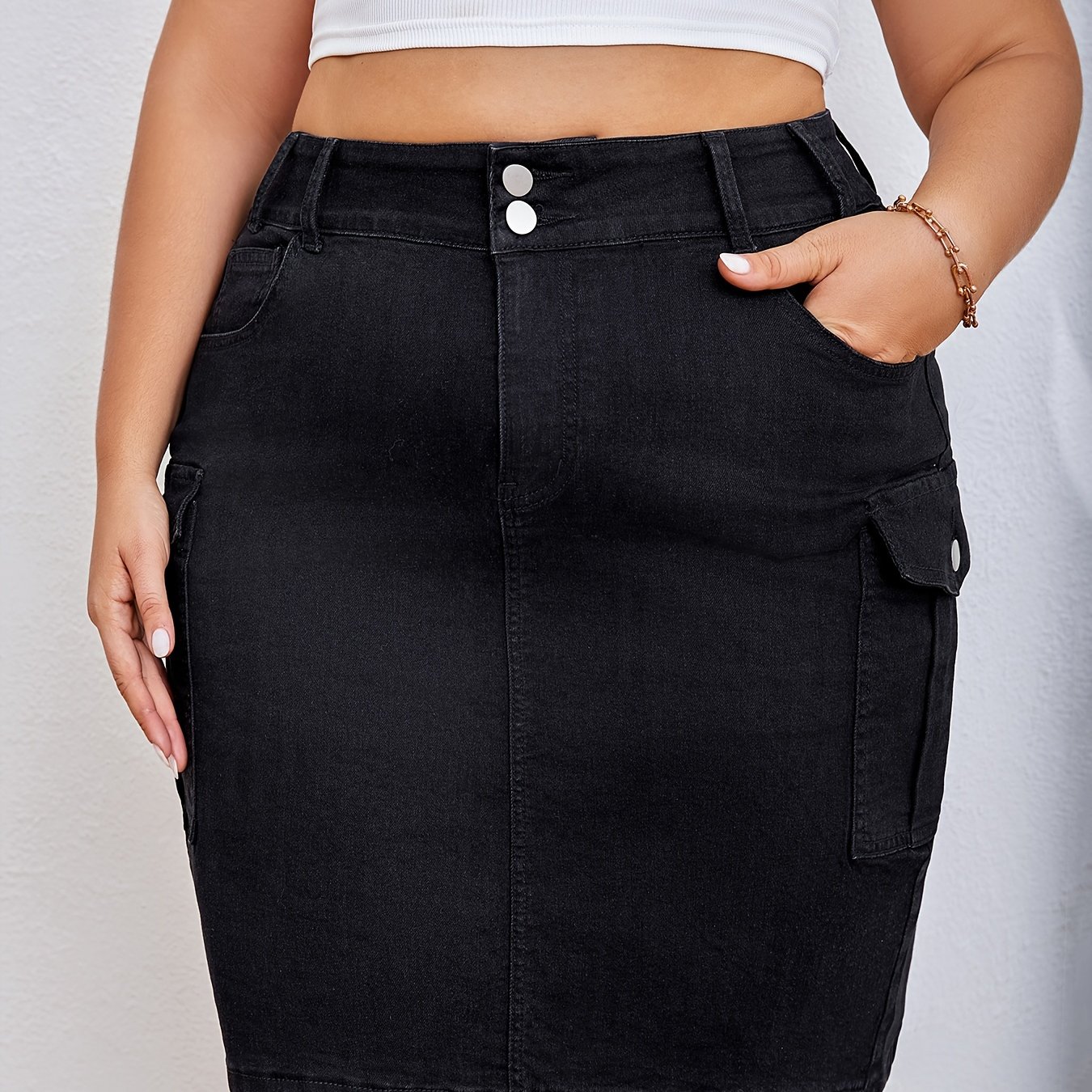 Image of Women's Plus Size Denim Skirt