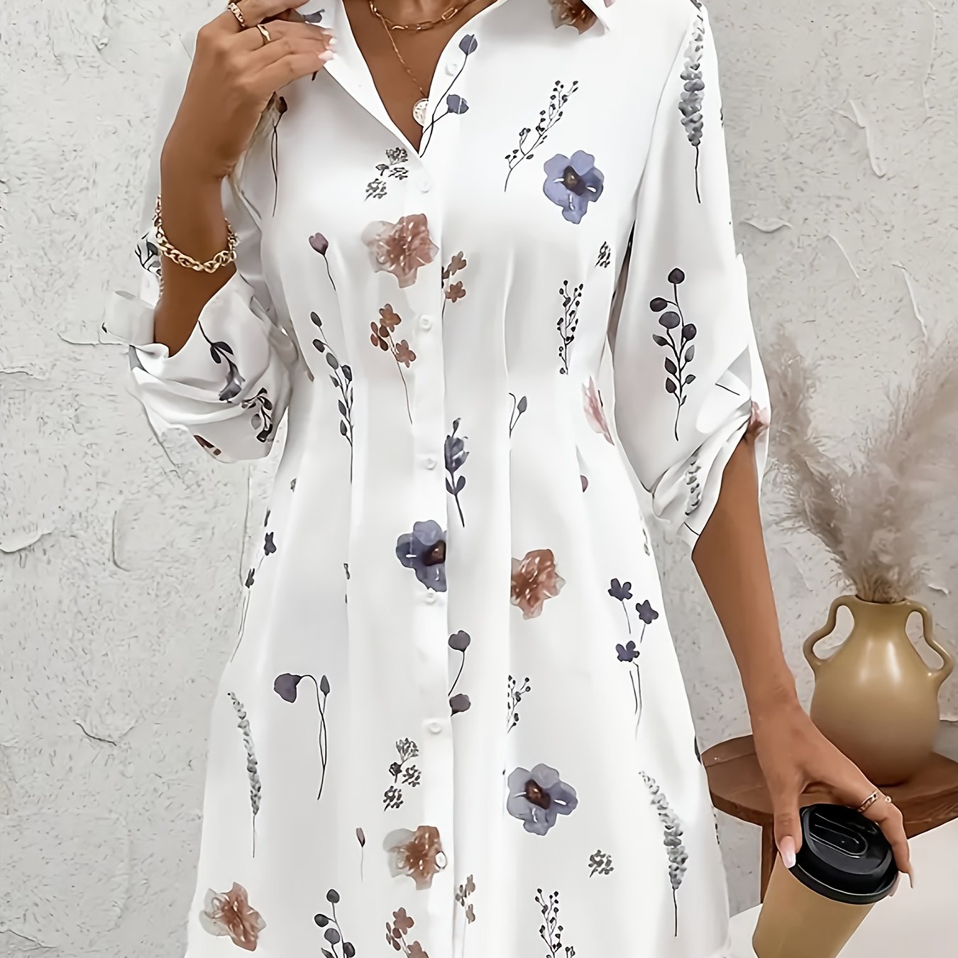 E-shop Elegantes Kleid, Elegantes, frisches Urlaubsstil Kleid mit kleinem Blumenmuster