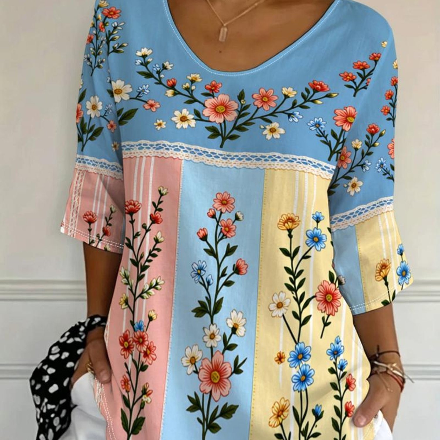 TEMU Plus Size, Plus-size Women's V-neck Top, 2026 Summer Floral , Loose-fitting Material, Three-quarter Sleeves, Versatile -shirt, Multiple Sizes ,
