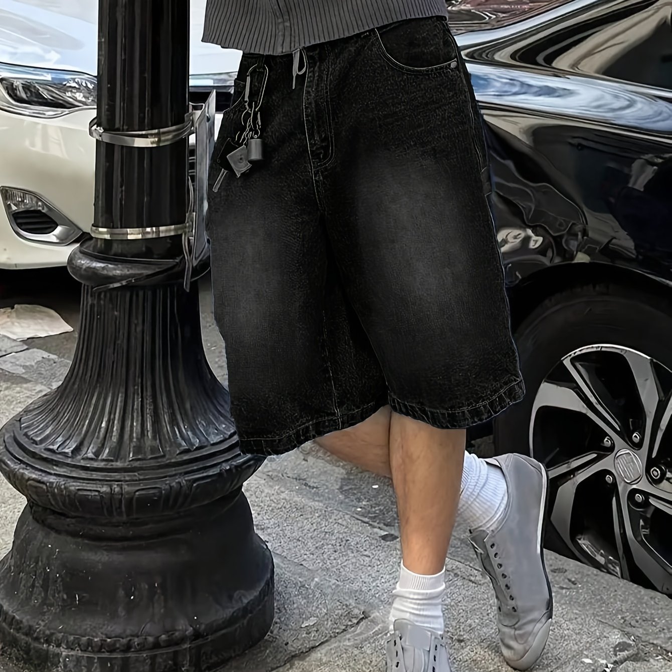 Image of Men's Vintage Relaxed Fit Knee-length Denim Shorts - Solid Color Casual Mid-length Shorts, Machine Washable Non-stretch Fabric For Casual Attire, Jean Shorts, Streetwear Fashion, -
