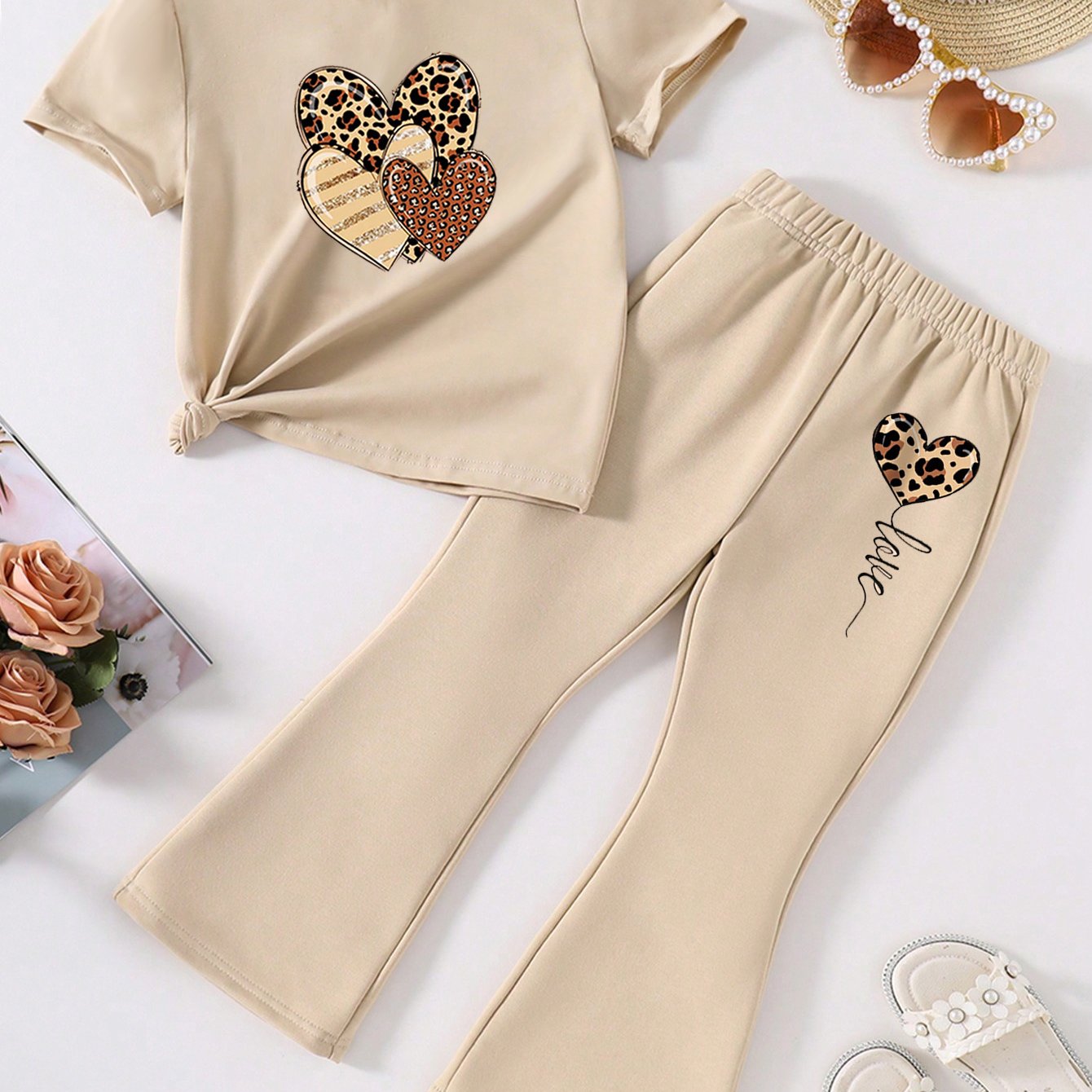Image of Small And Medium Girls' Sports Yoga Casual Set, Girl's Heart Print Apricot Outfit, Perfect For Outdoor,christmas,halloween