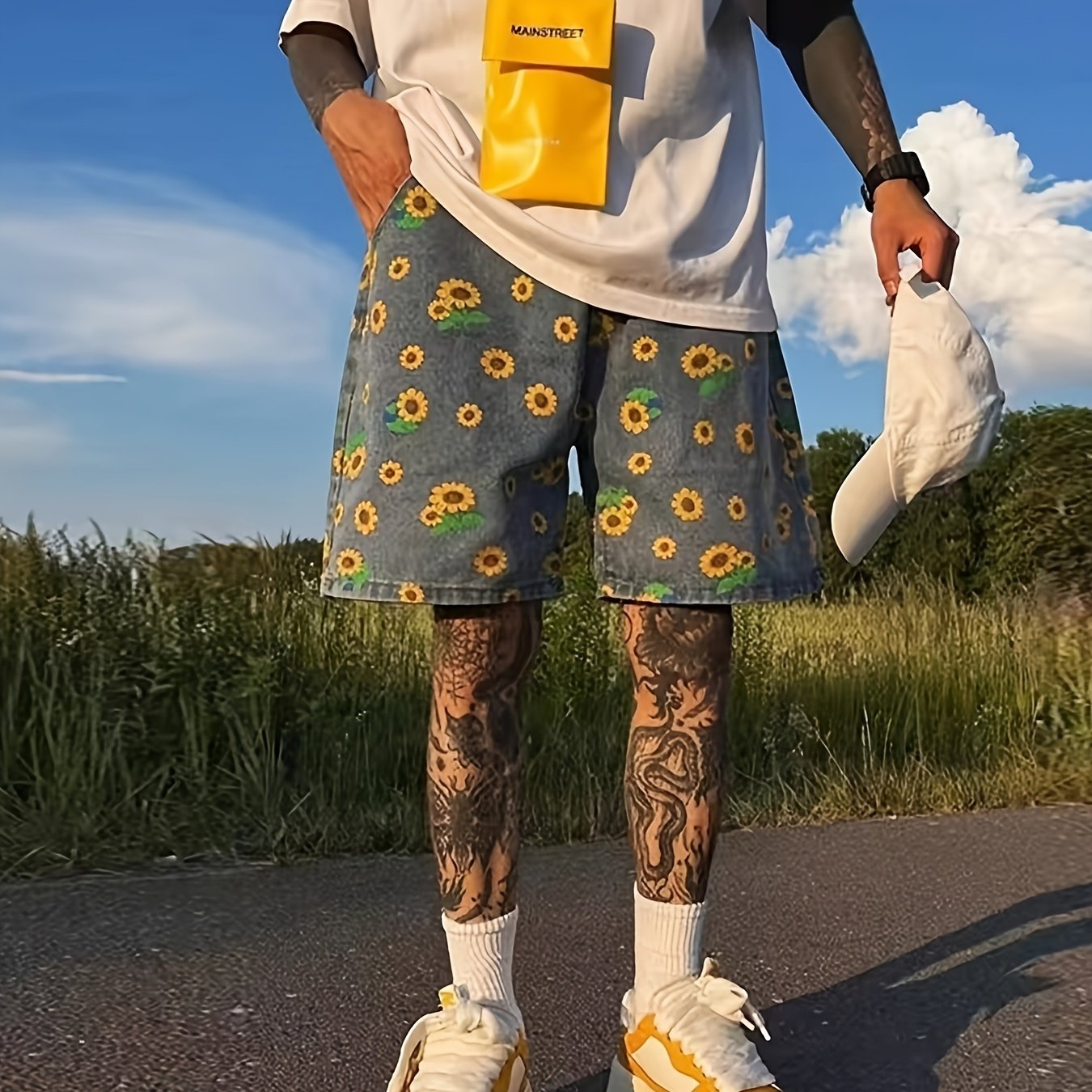 Image of 's Knee-length Denim Shorts, Casual Vintage Style, Sunflower Print, Chrysanthemum Fashion Craft, Loose Non-stretch Shorts For Daily Casual Wear, Men's Jeans