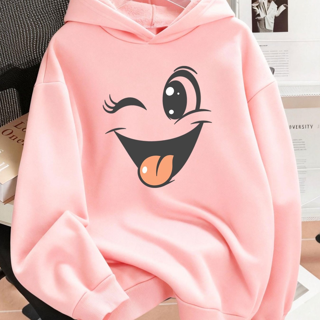 TEMU Sweatshirt à capuche chaud 1 pièce grande taille pour femme, style Y2K élégant et , décontracté, avec un imprimé visage de dessin , clignant de