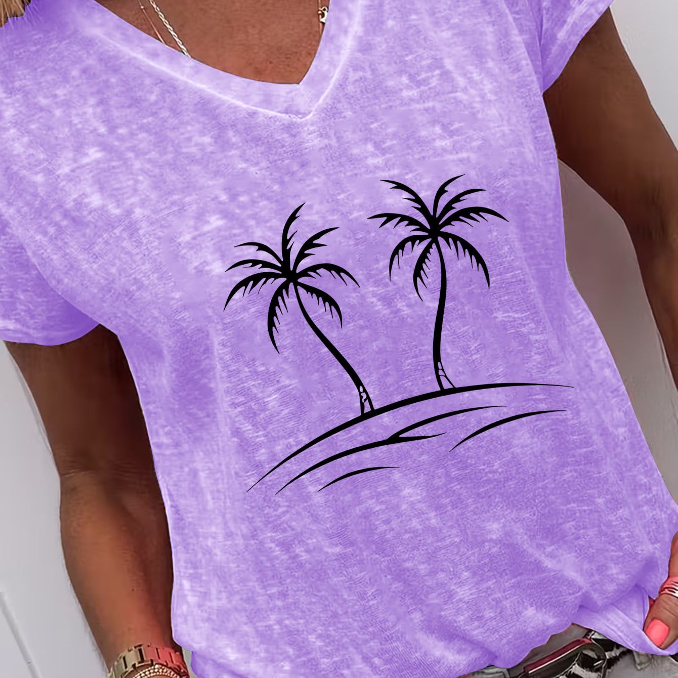 TEMU Relaxed Summer V-neck T-shirt Featuring A Palm , Ideal For Relaxing At Home, , Or As A Gift Option For New Year's, Valentine's Day, And Other