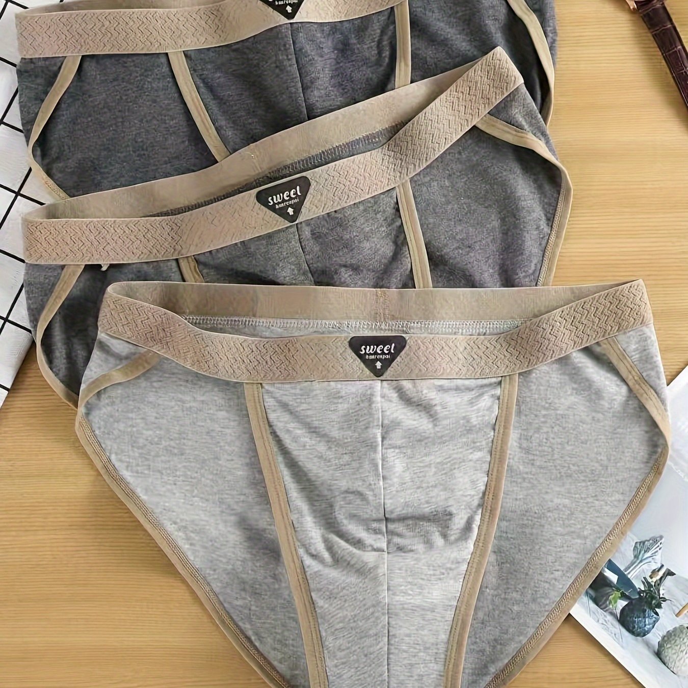 E-shop 2025 Sommer Herren Unterwäsche Herren Dreieckslätzchen Europäischer Stil Sportliche Mode Trendige Weiche Bequeme Hautfreundliche Atmungsaktive