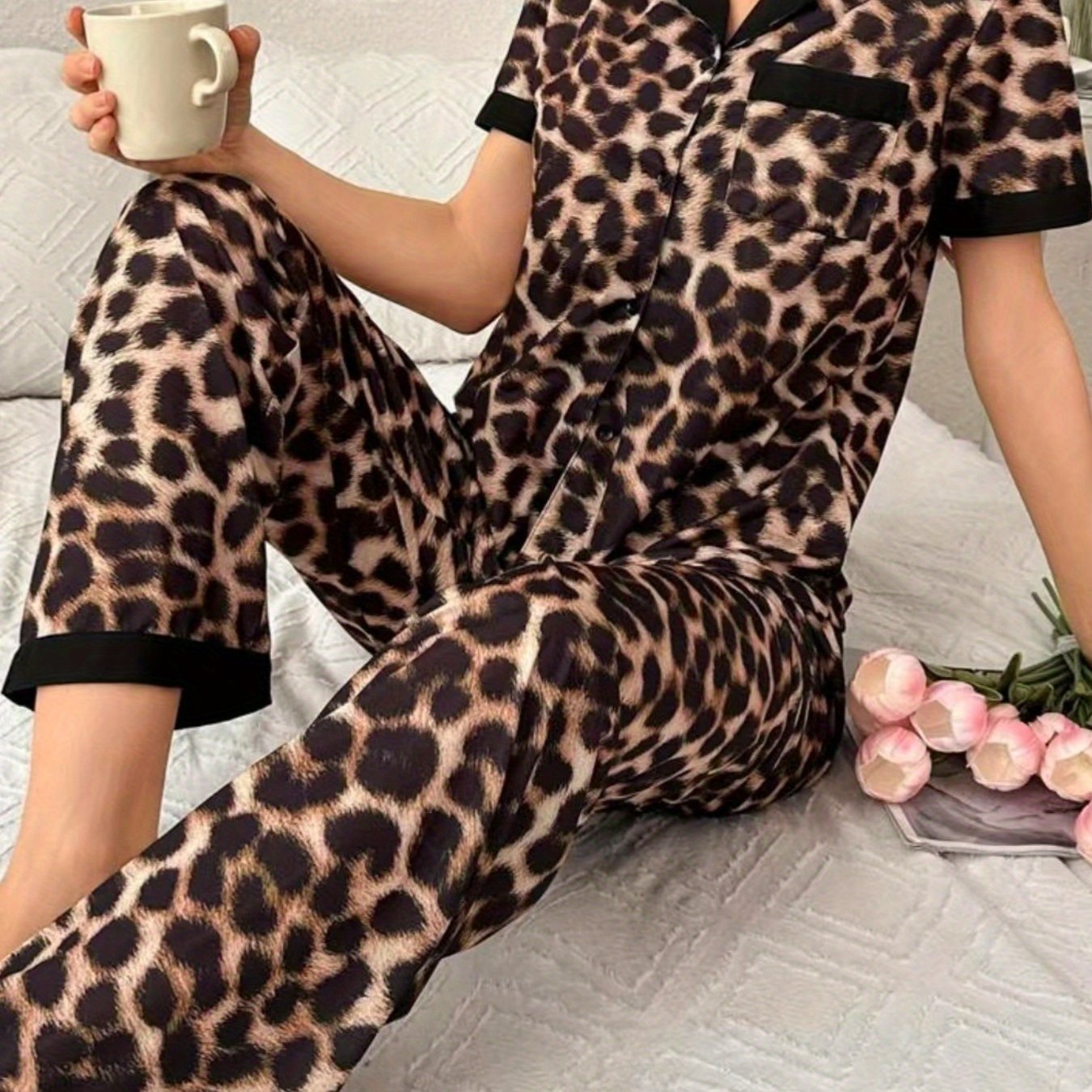 E-shop Syz Middle East Directional 4/15 Satin Leopard Print Kurzarmhemd und Set