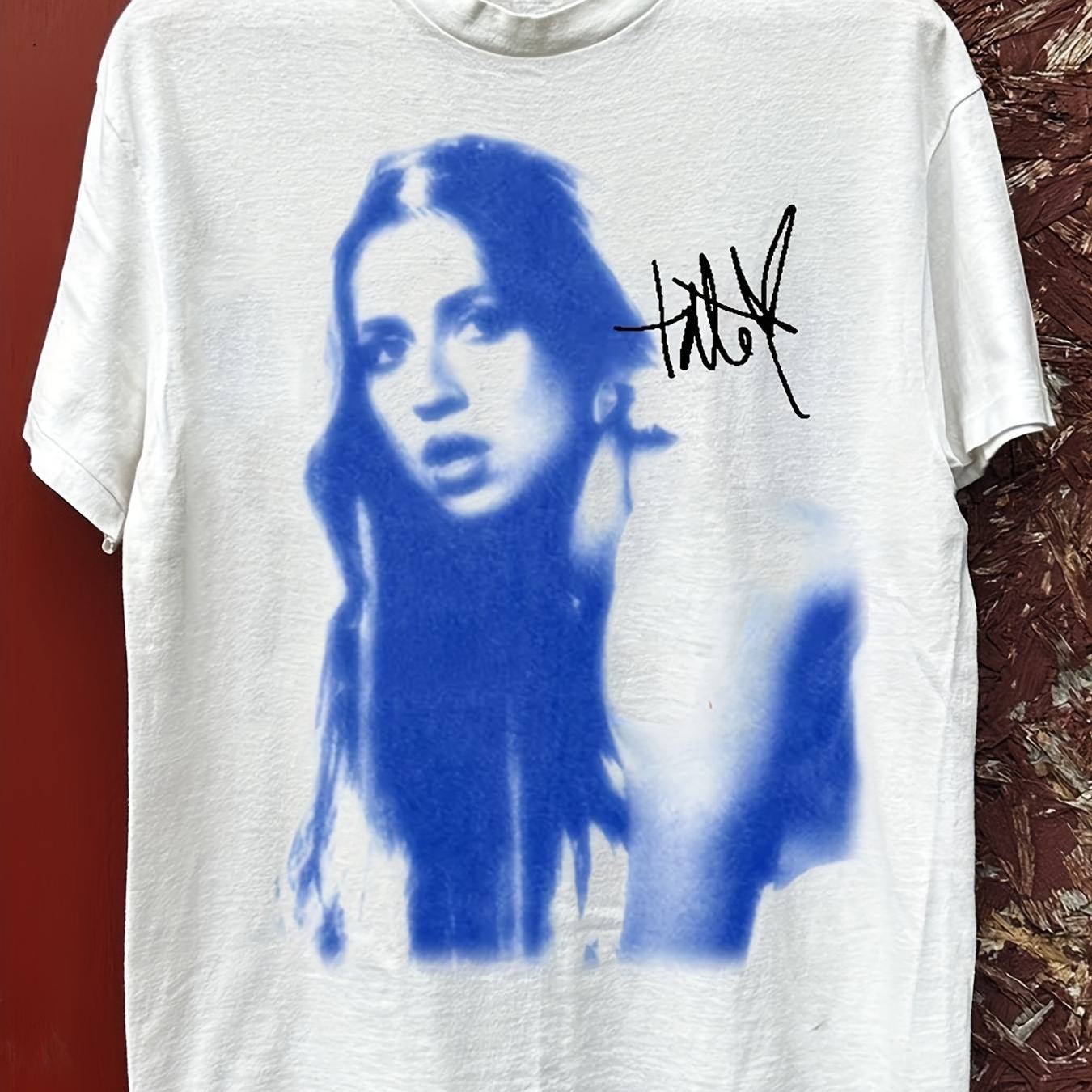 Casual Crew Neck T-shirt With A Signature Design, Ideal For Any Season. Features Fit And Slightly Stretchy Fabric, Perfect For Summer