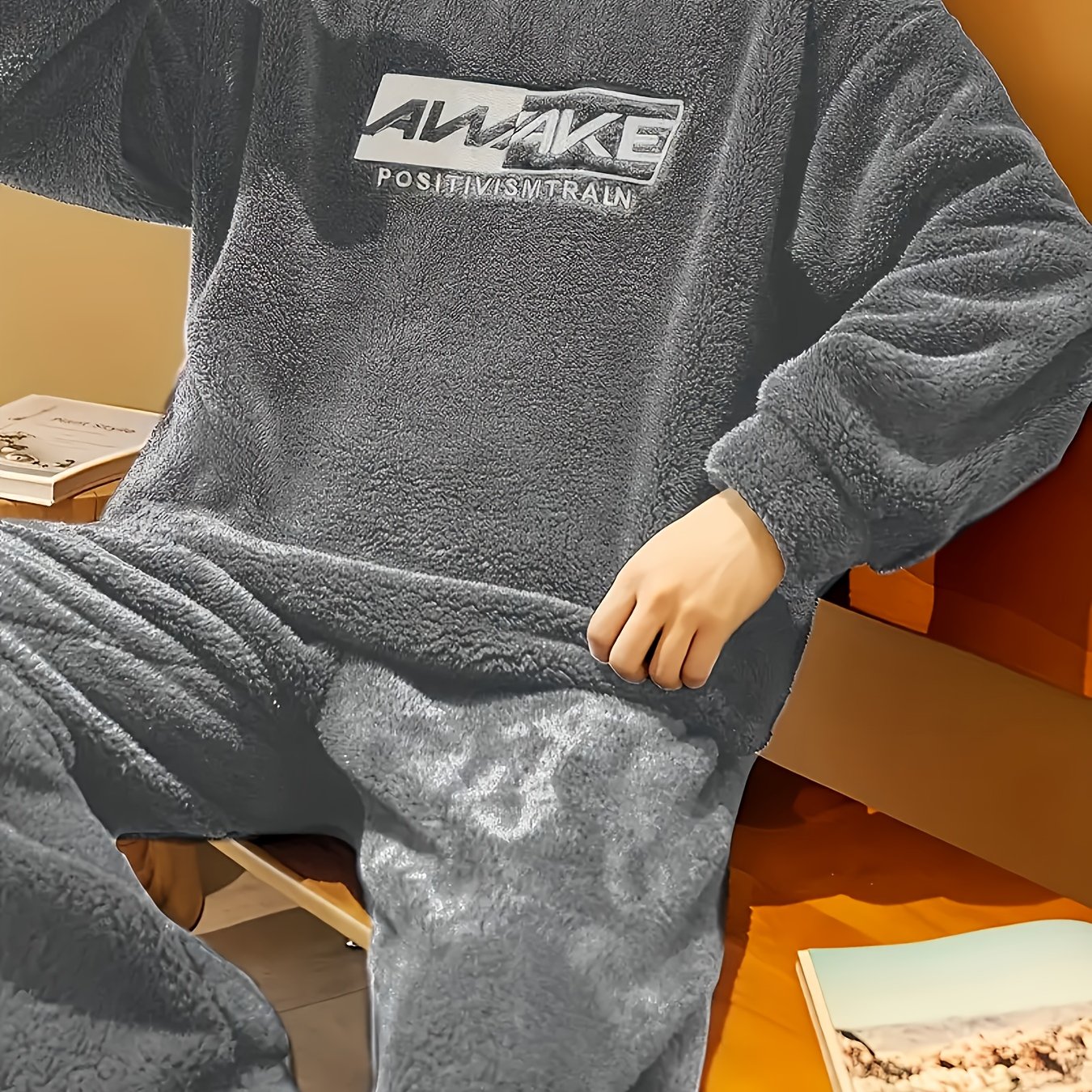 E-shop Herren Pyjama-Set im einfachen Stil, warmes Flanell, Langarm-Rundhals-Pullover lockere Hose, Home-Set für Herbst Winter, Outdoor-Set