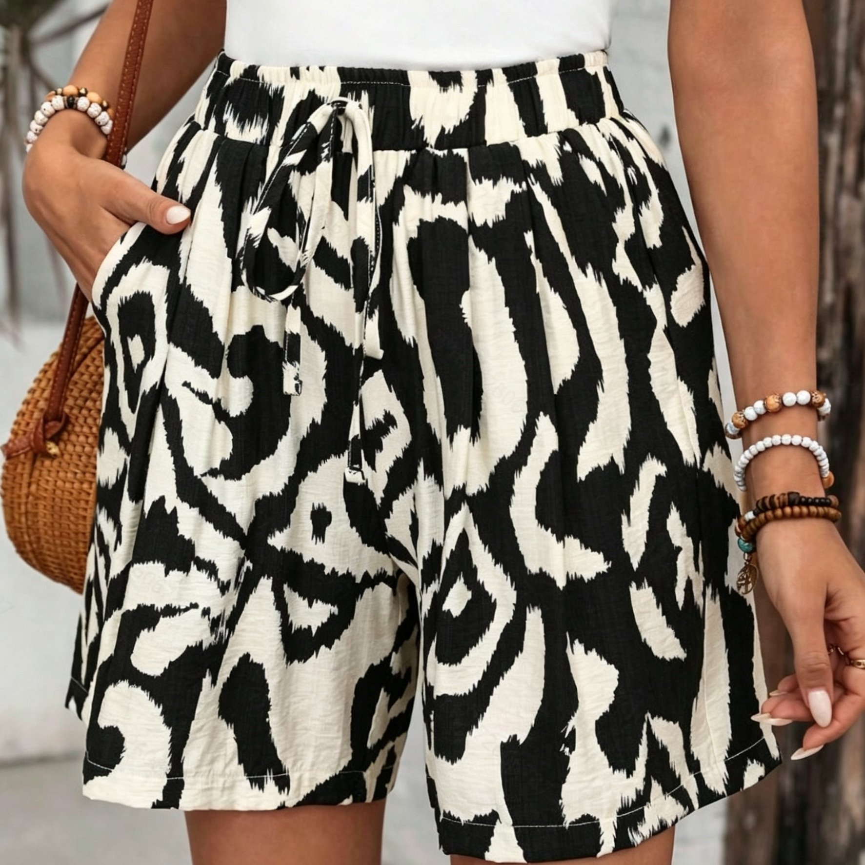 Women's Elastic Waist Full-length Printed Pocket Loose Shorts