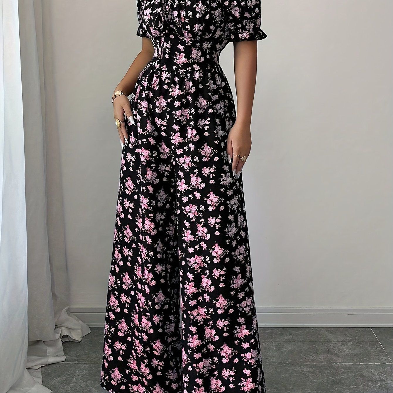 E-shop Eleganter Damen Jumpsuit im Urlaubsstil mit Taillenbetonung und Druck, Sommer Jumpsuit, Wide-Leg Jumpsuit mit Druck, Jumpsuit in langem Stil mit