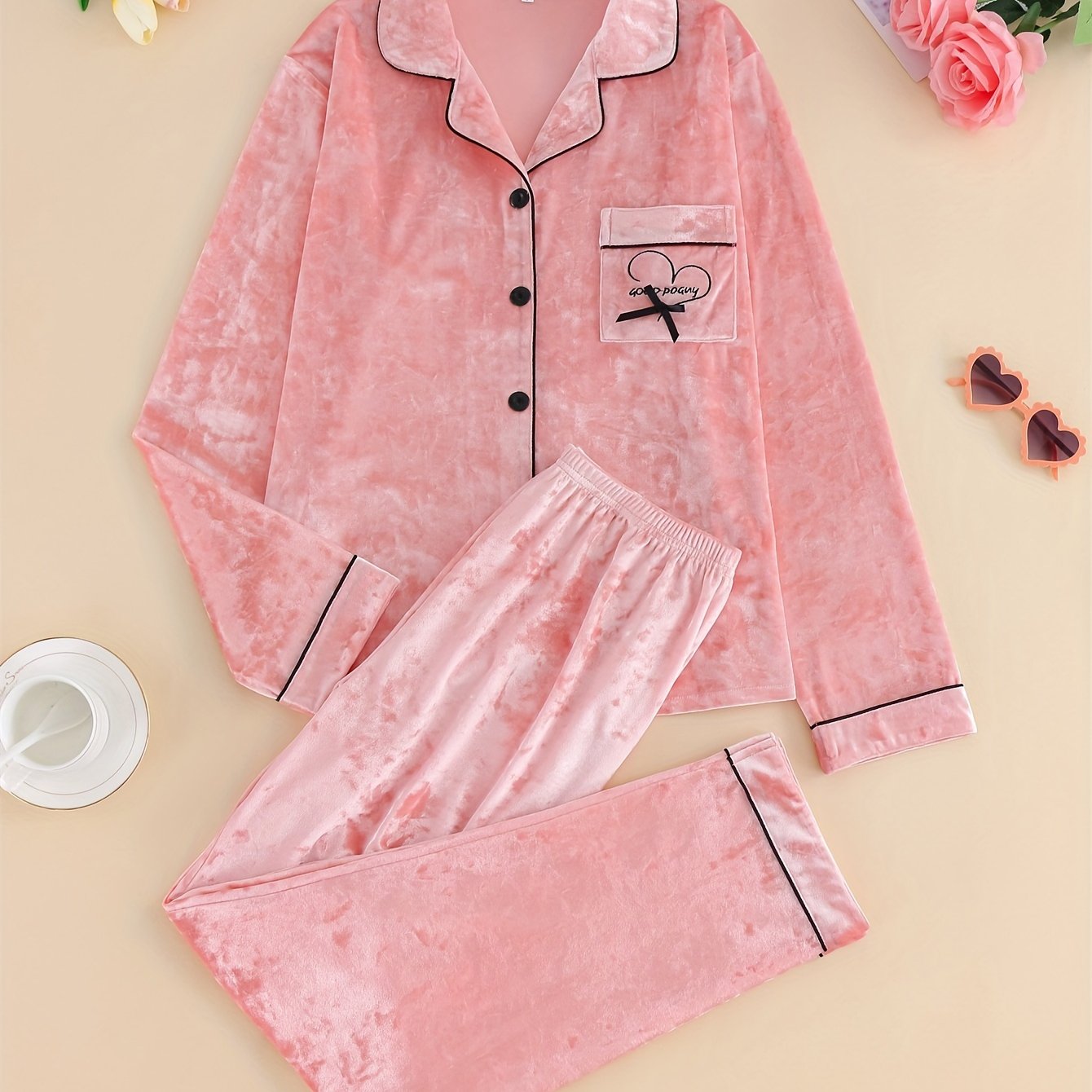 Image of 2pcs Elegant Gold Diamond Velvet Women's Pajama Set, Comfortable Long-sleeved Button- Top And Comfortable Pants, Warm Winter Velvet Pajama Set