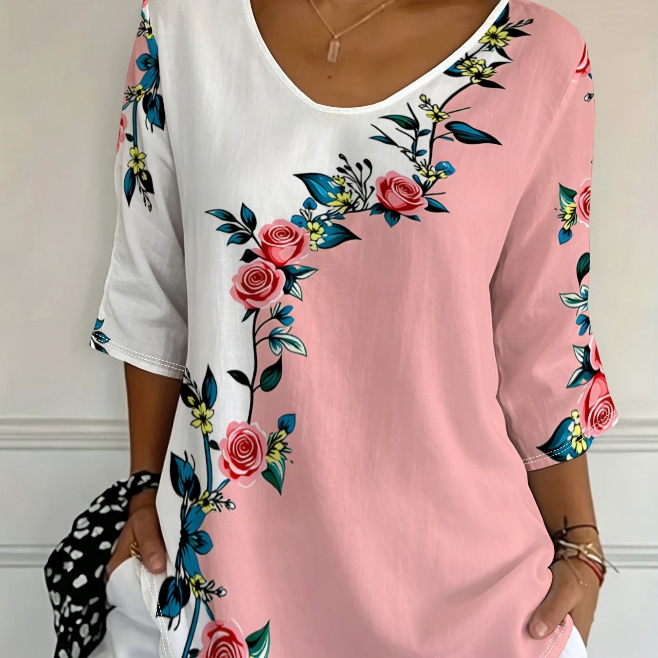 TEMU Plus Size, [printe Esign-not Texture] 2026 New Summer V-neck Three-quarter Sleeve T-shirt, Short Sleeve Friendly Women's Top, New European And