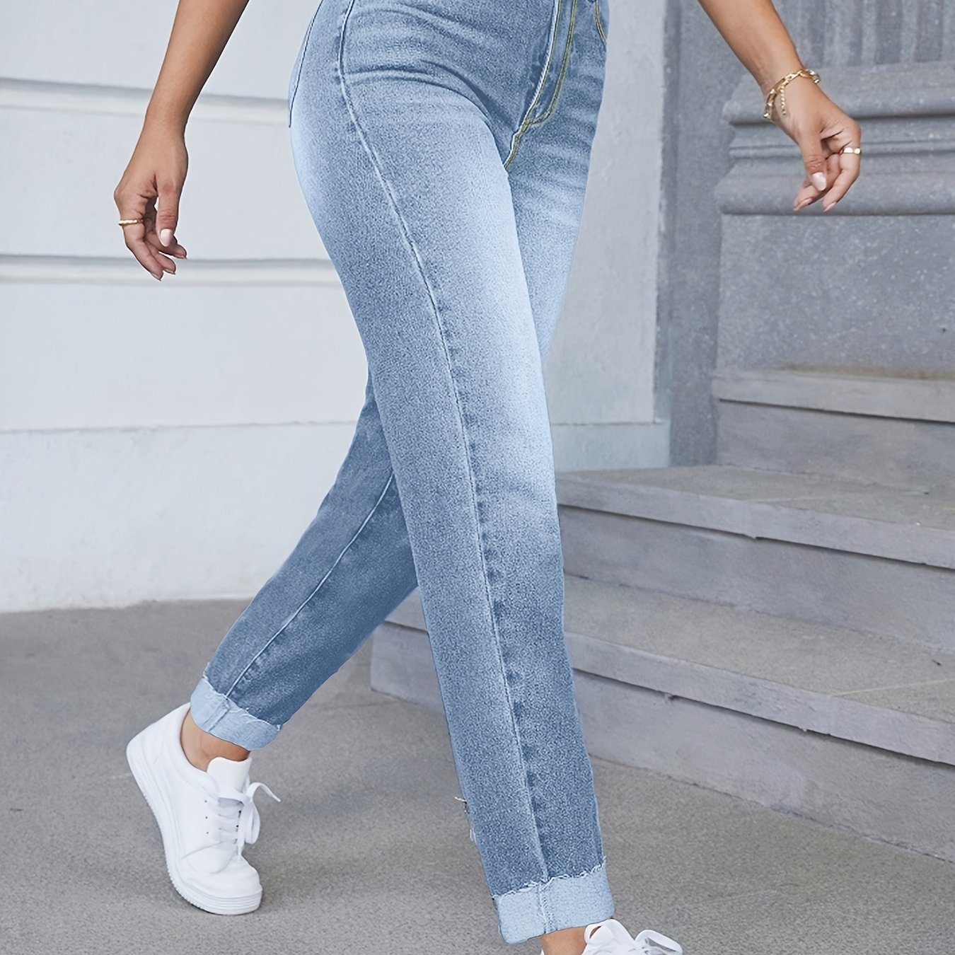 Image of Fashionable Rolled Toe Elastic Casual Women's Jeans That Worn In , 9-inch Pants, Mother Pants