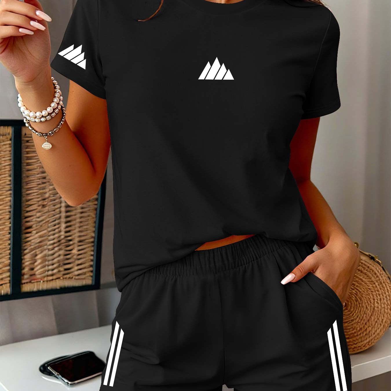 TEMU Women's Fashion Print Short Sleeve Shorts 2pcs Set, Suitable For Casual Wear, Fashionable Short Sleeve Outfit, Comfortable Fabric, Trendy And