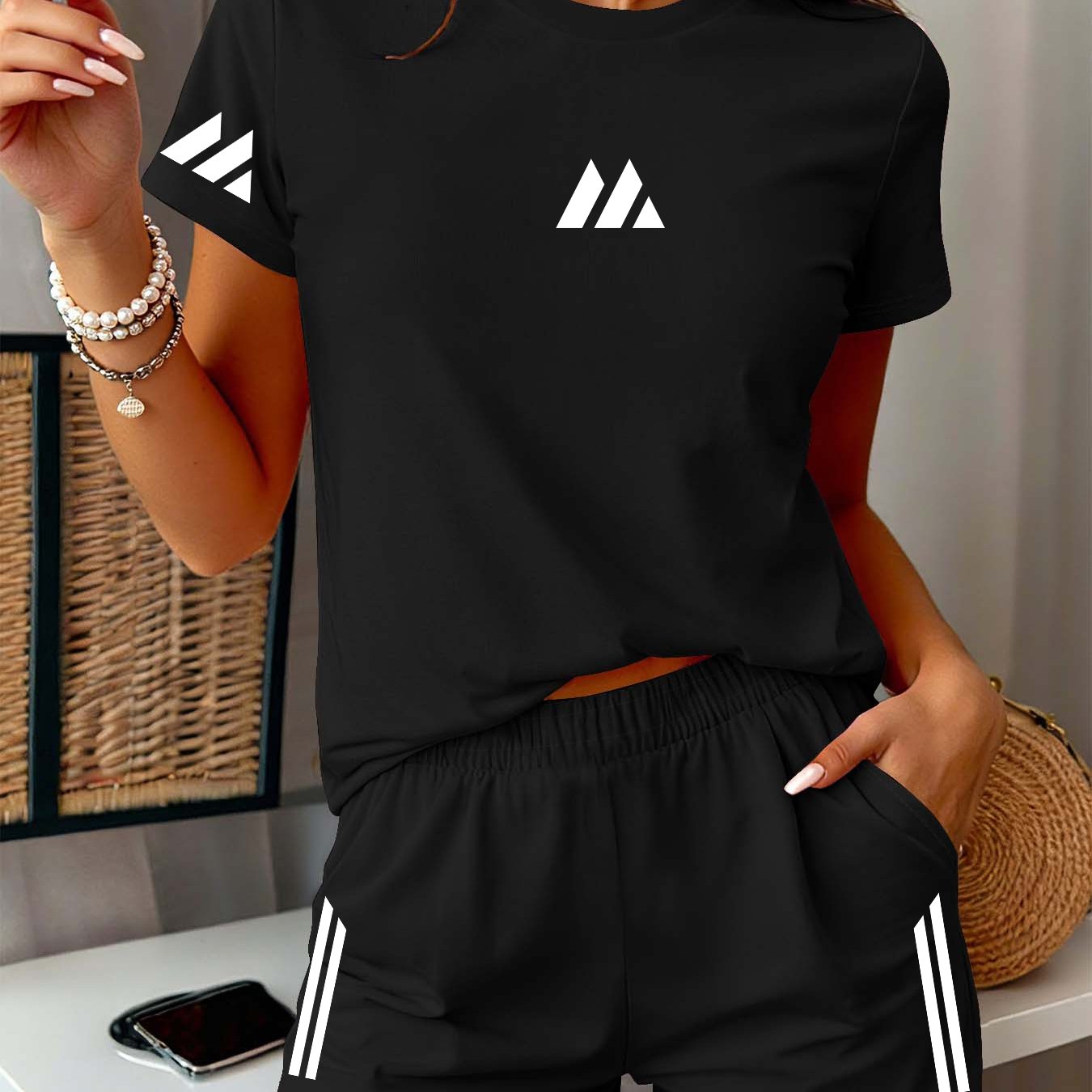 TEMU Women's Fashion Graphic Print Short Sleeve Shorts 2pcs Set, Casual Daily Wear, Fashionable Short Sleeve Outfit, Comfortable Fabric, Trendy And