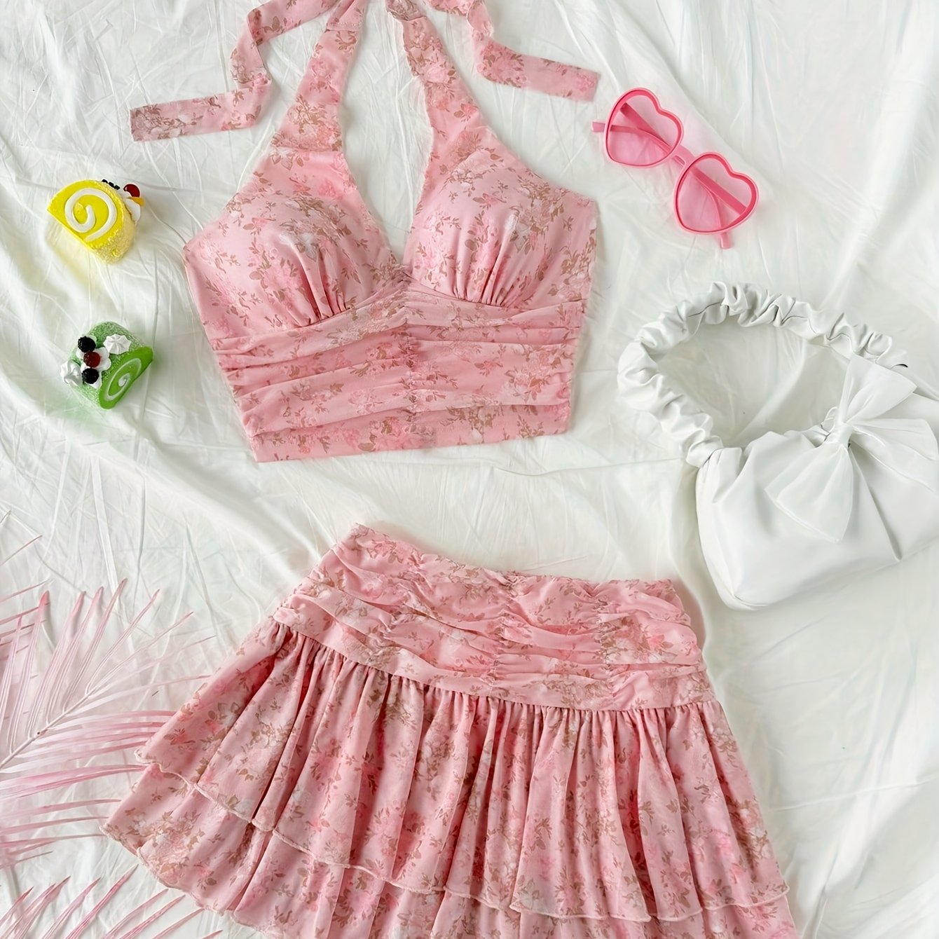 E-shop Frühlings- und Sommerneues Gyaru und süßes sexy Strandurlaub geeignet für Dating Tragen Fließendes Netzmaterial Rückenfreies Design Blumenmuster