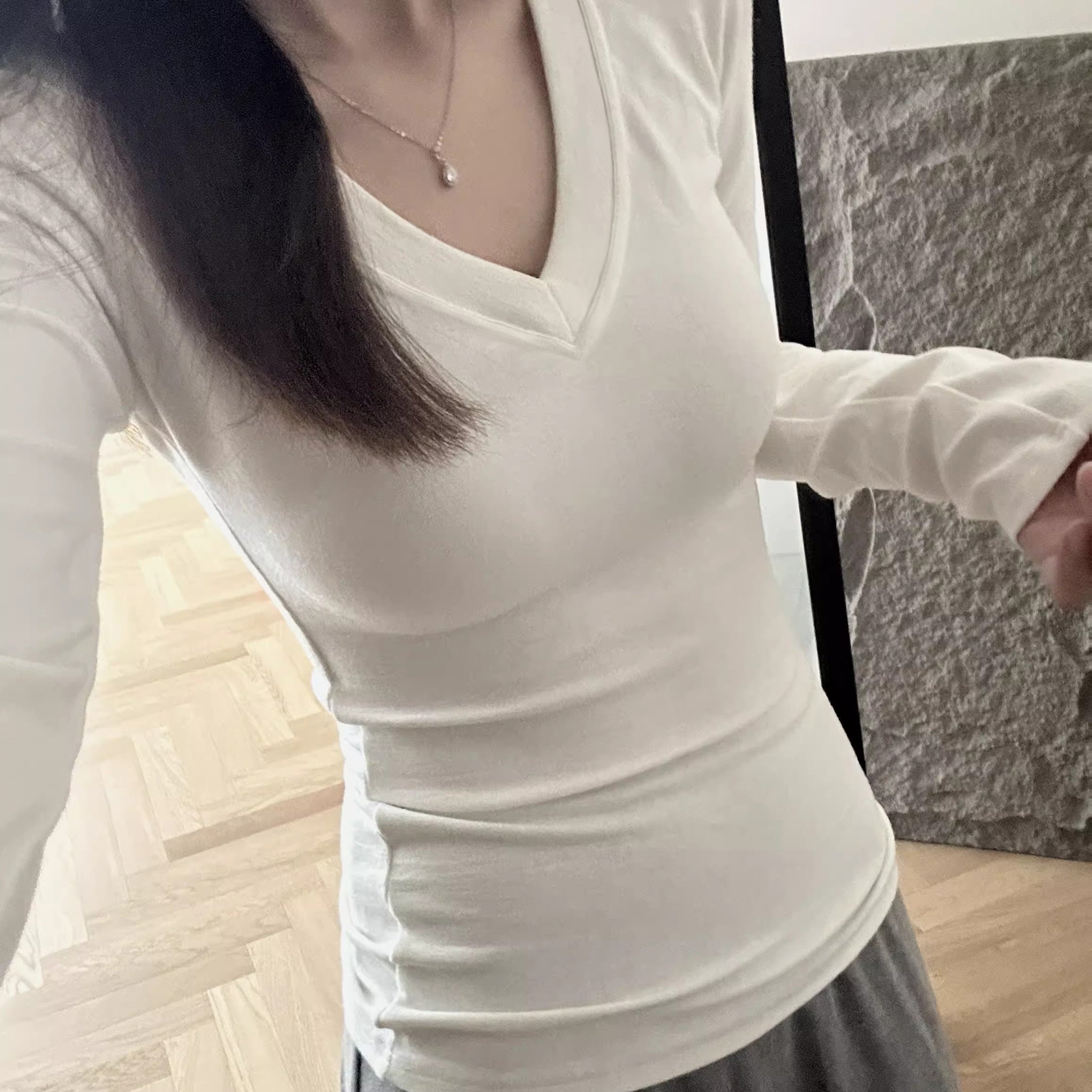 TEMU Autumn New Solid Color Long Sleeve Women's T-shirt, V-neck Base Layer Short Top, And , Slight Stretch Fabric, Off-the-shoulder, Casual All-match