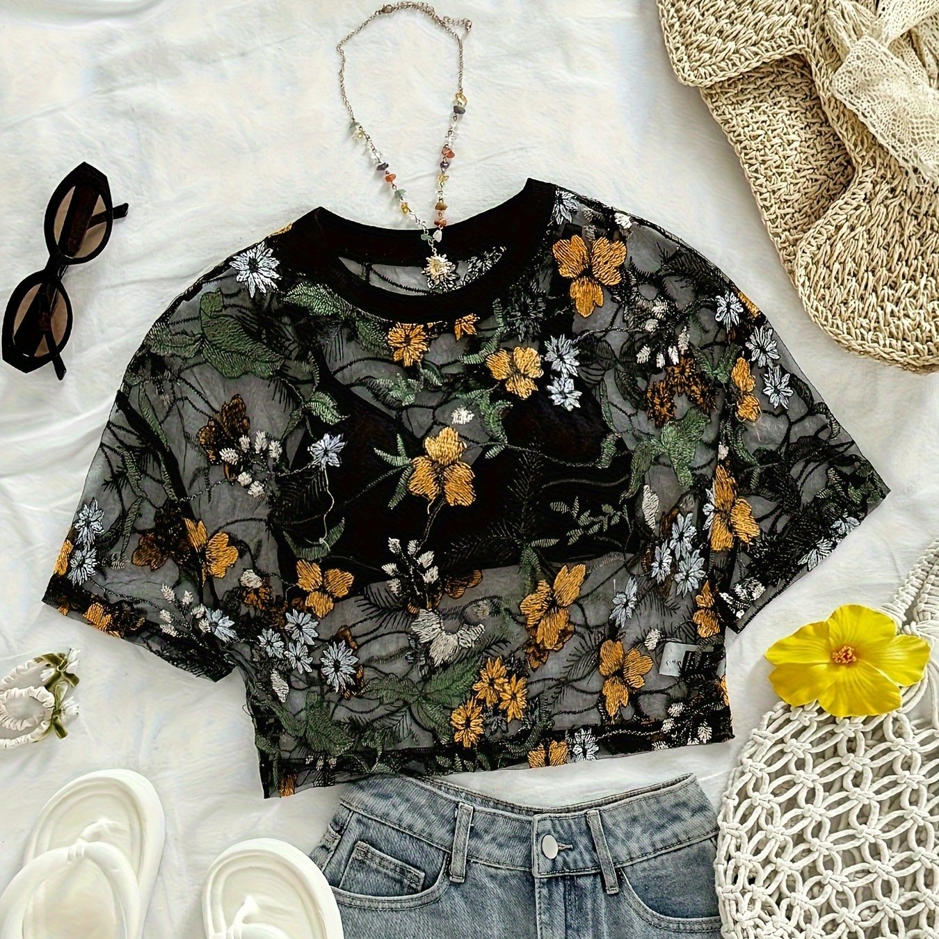 Image of Women's Holiday Floral Embroidered Mesh Fashion Round-neck Top, Bra Not Included / Bra For Styling Purposes Only