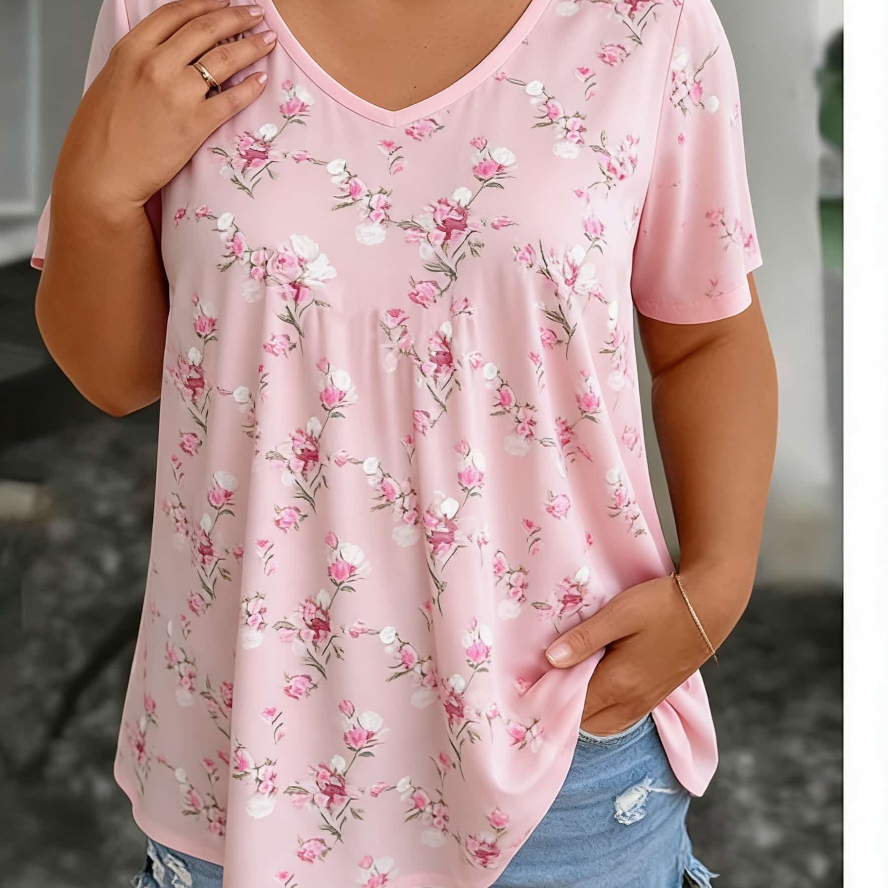 TEMU Plus Size, Plus Size Full Floral Print V-neck T-shirt