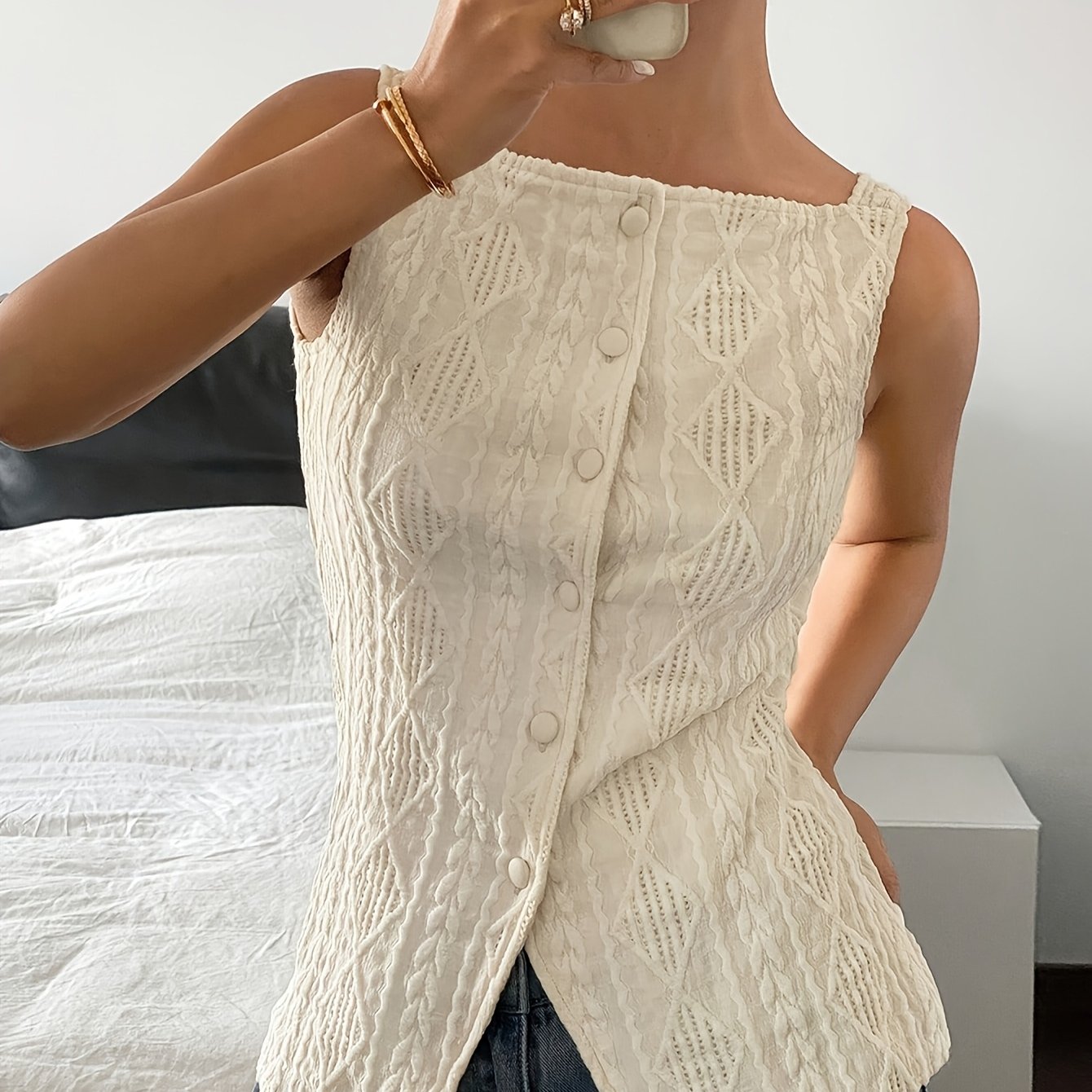 E-shop Ärmelloses, geometrisch strukturiertes, einreihig geknöpftes Damen-Top, geometrische Textur, figurbetontes Top, elegant und , geeignet für