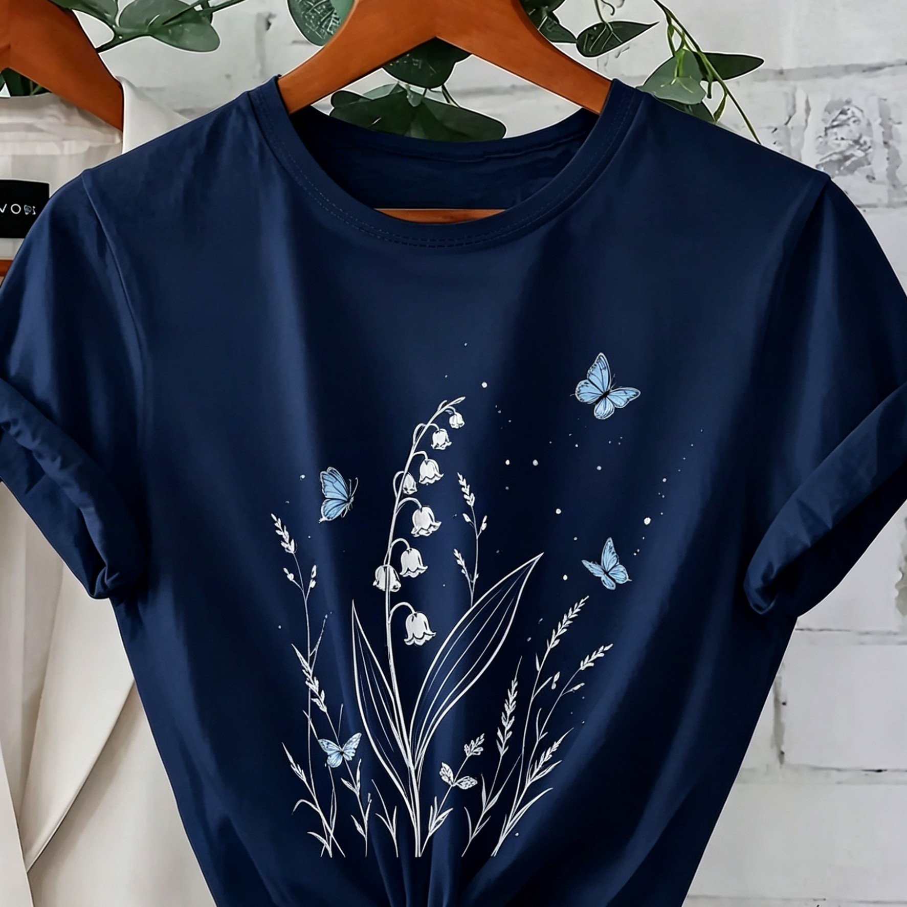 Summer Women's Loose Round Neck Short-sleeved T-shirt Literary Retro Lily Of The Valley And Blue Print Top Leisure Versatile Comfortable And Considerate Shirt For Women