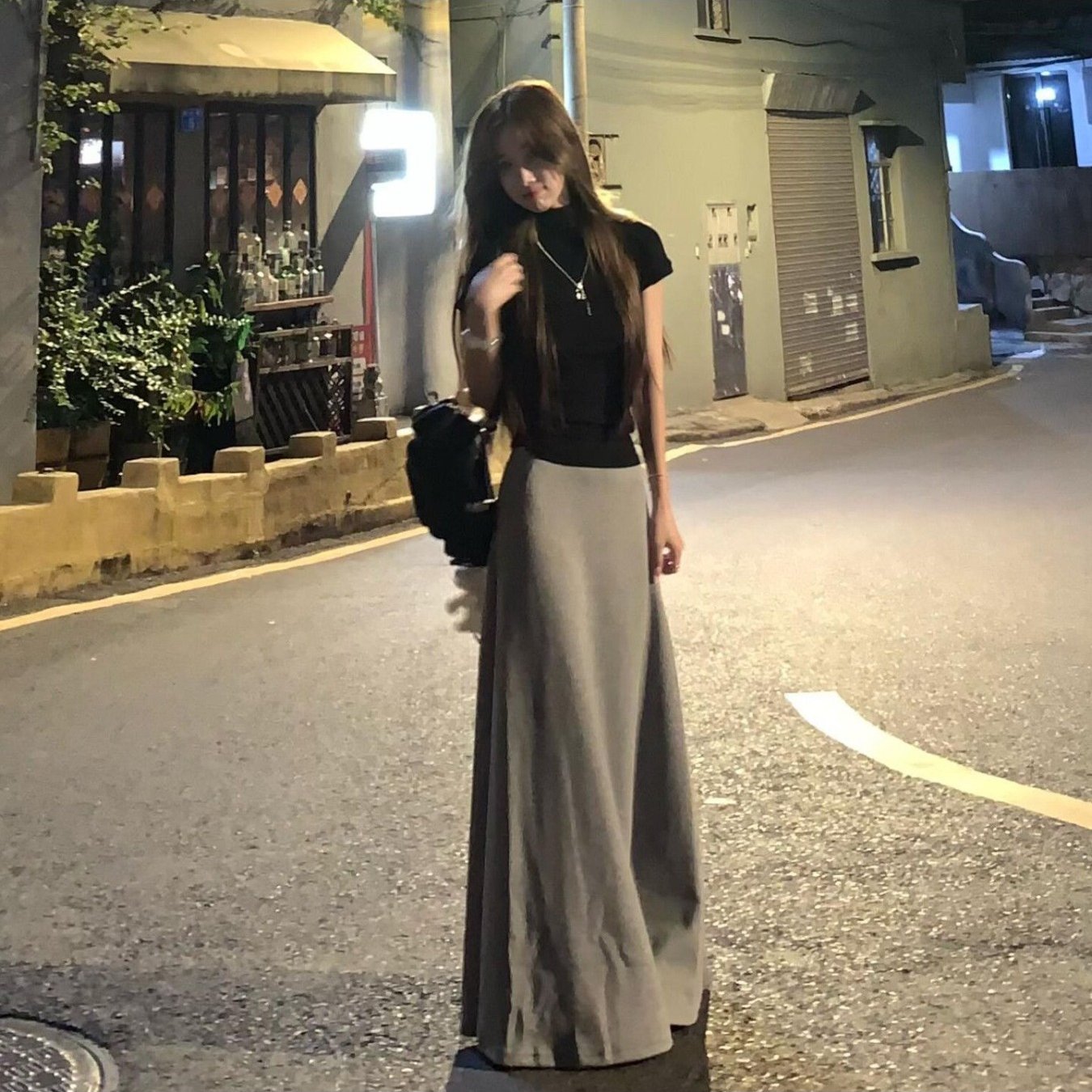 TEMU 夏 新作 トレンディで美しくトなブラック半袖トップスとグレーのハーフ丈スカート、ボディグスカート付きの韓国風コーデ一式