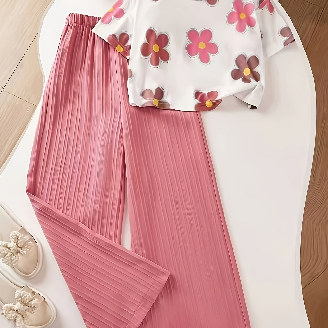 E-shop 2-teiliges Mädchen-Set: Lässiges Blumenmuster Kurzarm-Oberteil + Weite Hose, geeignet für Outdoor-Anlässe, für draußen