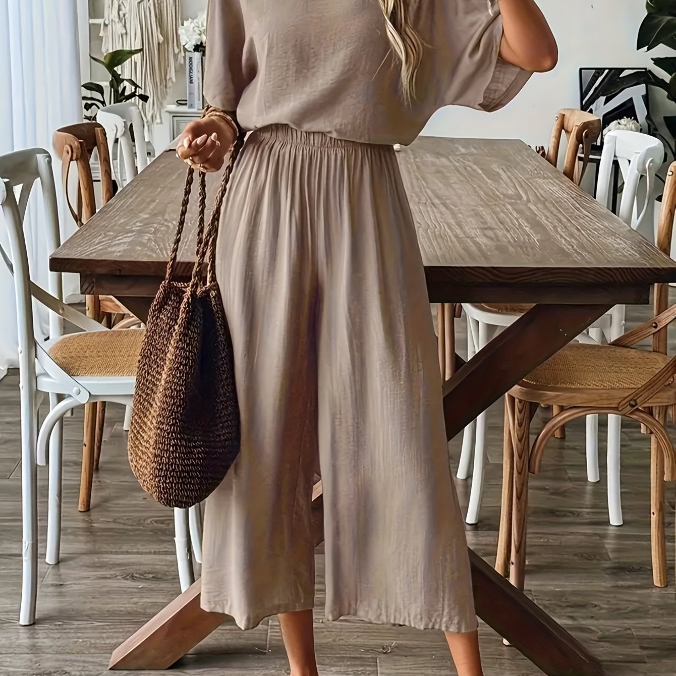E-shop Nahe-Ost- Rundhals-Lockere Damen-Set: Bequemes Einfarbiges Oberteil und Elastische Bund-Hose 2-teilig Outfit