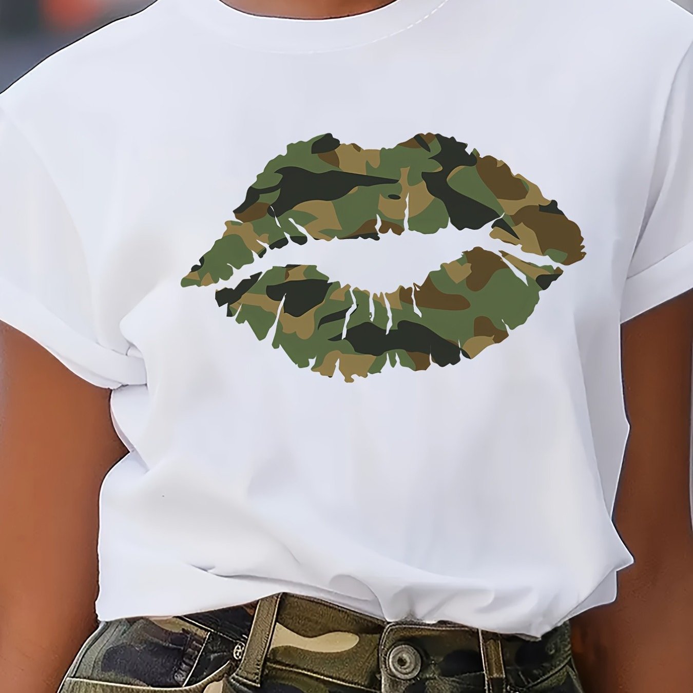TEMU Women's Camouflage T-shirt - Short Sleeve Round Neck Casual Top, Black With Green Camo Pattern, Machine Washable & Breathable Fabric For Spring