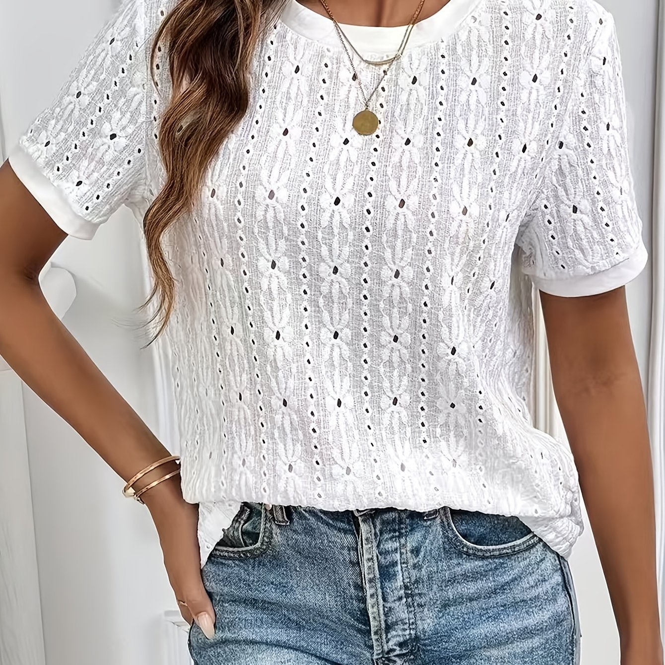 E-shop 2026 Frühling/Sommer Neues Pendler Textur Jacquard Hollow Kurzarm Rundhals T-Shirt, Lässiges und minimalistisches Damenoberteil