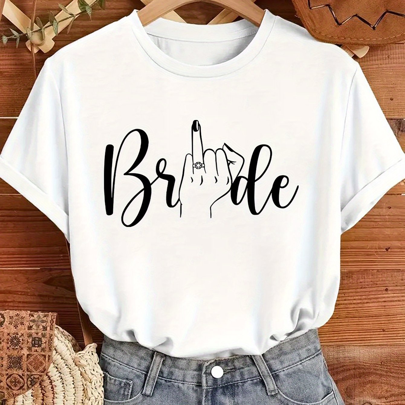E-shop 1 Stück Damen Casual Kurzarm T-Shirt – Lebhaftes Rot mit Braut-Schriftzug & Ehering-Print, Atmungsaktives Rundhals-Oberteil für Sommer,