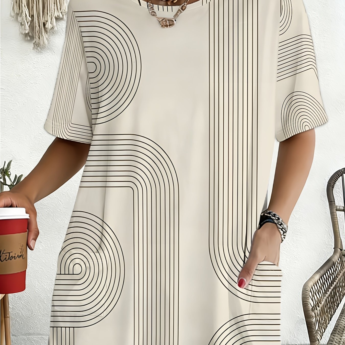 TEMU T-shirt da donna taglie forti , base color crema, linee geometriche minimaliste, semicerchio, stampa , , , maniche corte, top sportivo casual e