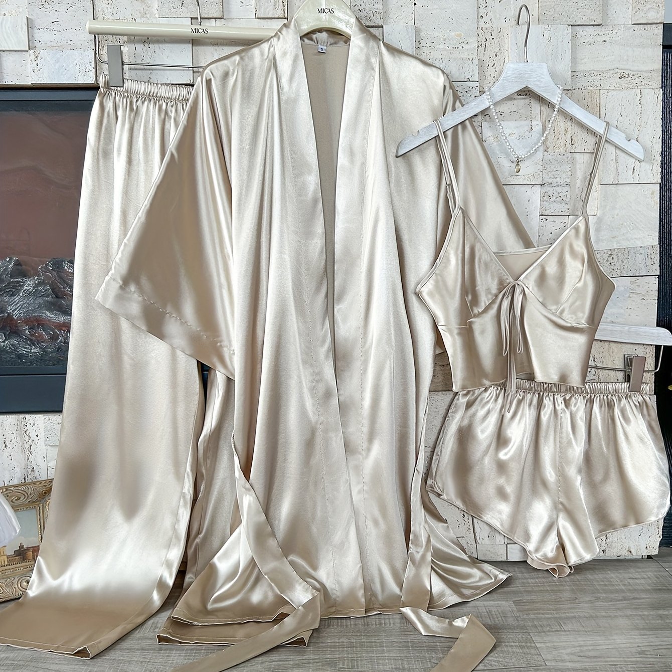 E-shop Herbst- Und Winter-Schlafanzug-Set Für Damen Mit Einer Bequemen Und Sexyen Mini-Camisole, Shorts Und Langen Hosen.