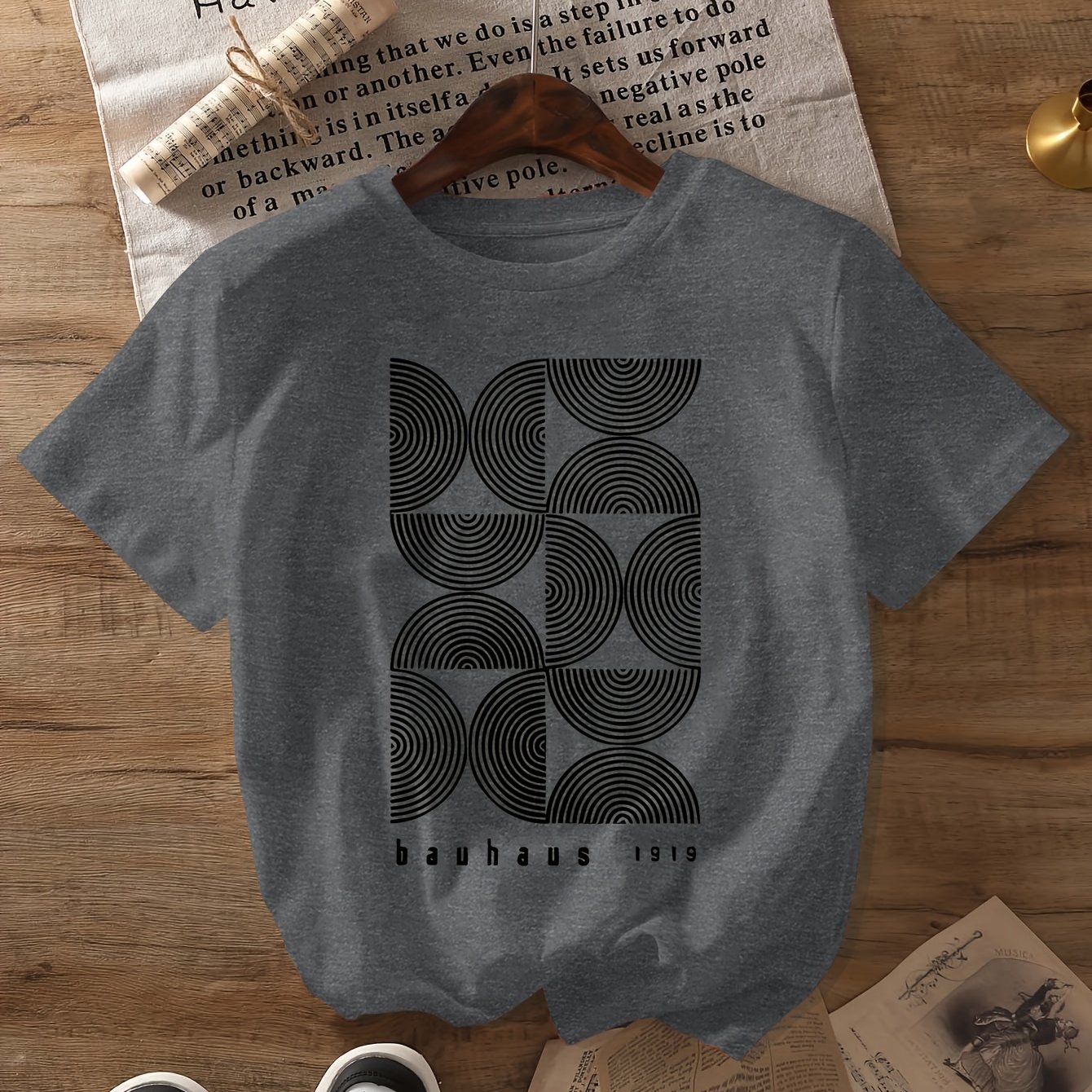TEMU Bauhaus Geometric Pattern Printed T-shirt, Short-sleeved Crew Neck Casual Top, Suitable For Spring And Summer Wear, Women's Clothing.