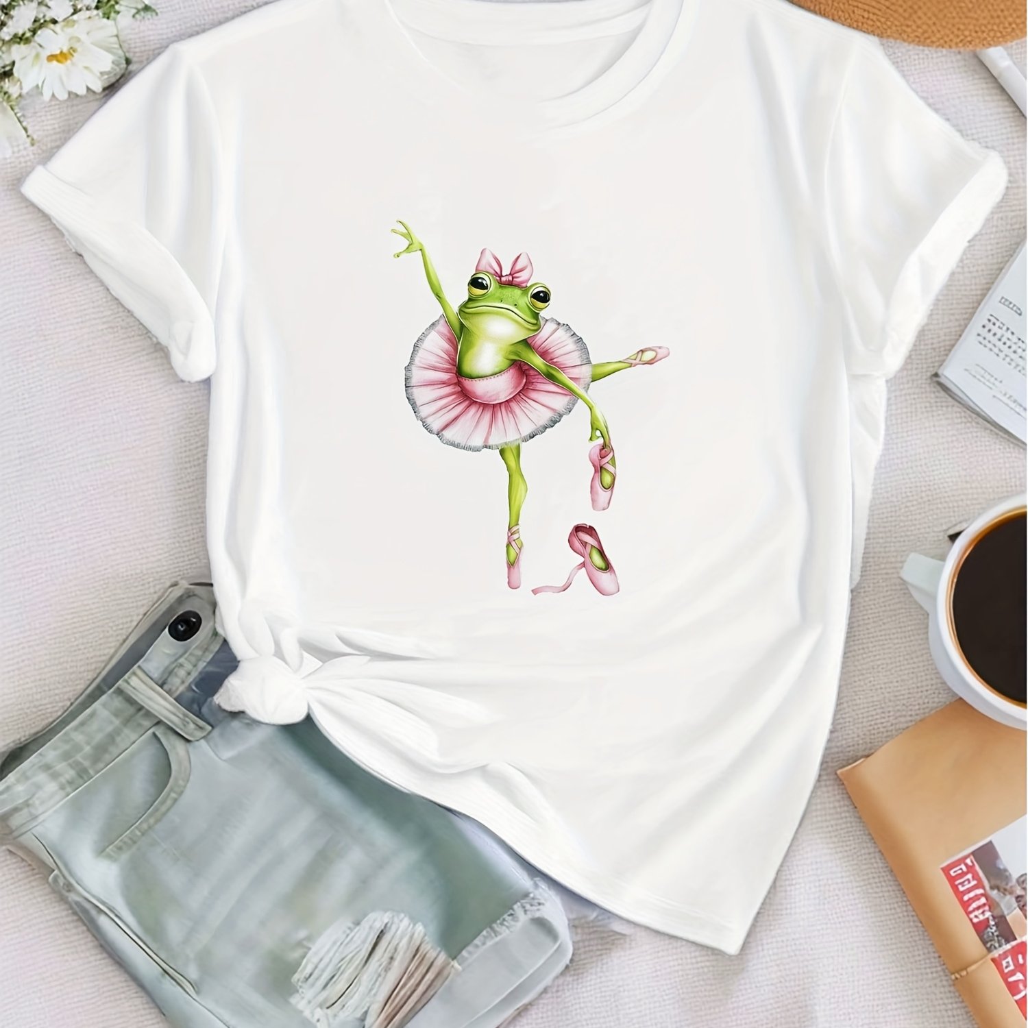 Image of T-shirt Featuring A Frog Dressed In Ballet Clothes, Perfect For Casual Wear During The Summer And Spring, Designed For Women
