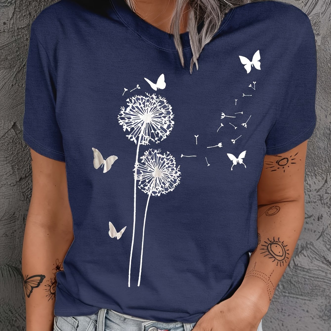 Image of Plus Size - Plus Size - 2024 Cross-border European Women's Wear Round Neck Short Sleeve Casual Loose Top Base Short Sleeve T-shirt
